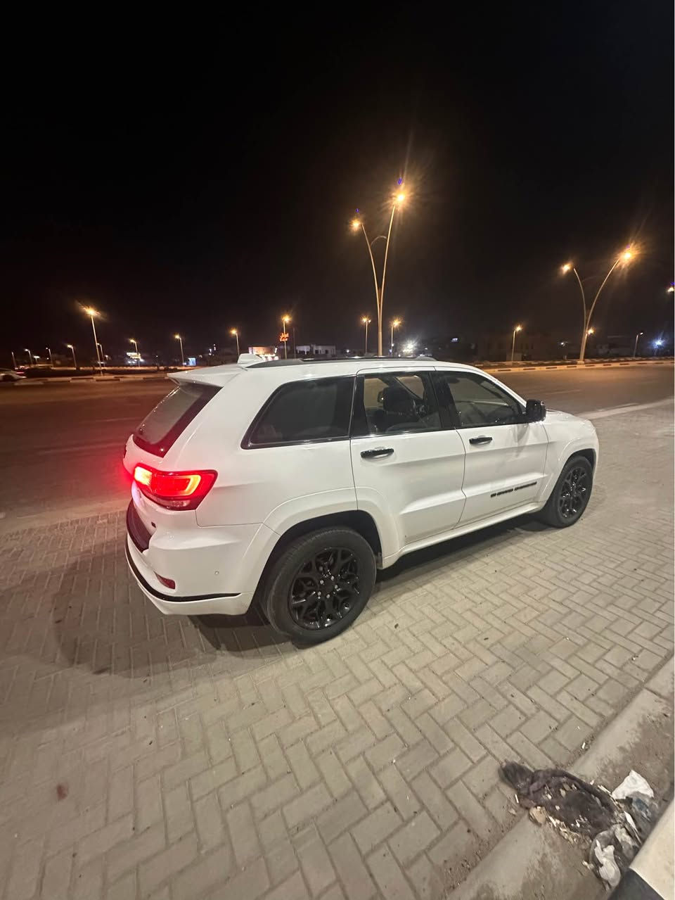 سلام عليكم جيب 2022 كفاله عامه ماعد بارد شي قليل خشمه الجاملق امامي سياره كلش جديده وجاهزه مشتريه زيرو استخدام شخصي ماشيه 74 م سياره خليج فول موصفات اس رادرات امامي وجانبي كامره داخل جلد احمر سياره وكاله هاررم السعر 345 بيه مجال شي قليل 
جاهزه من كلشي مكان السياره بصره رقم اربيل انكليزي لستفسار *********** البصرة, العراق
