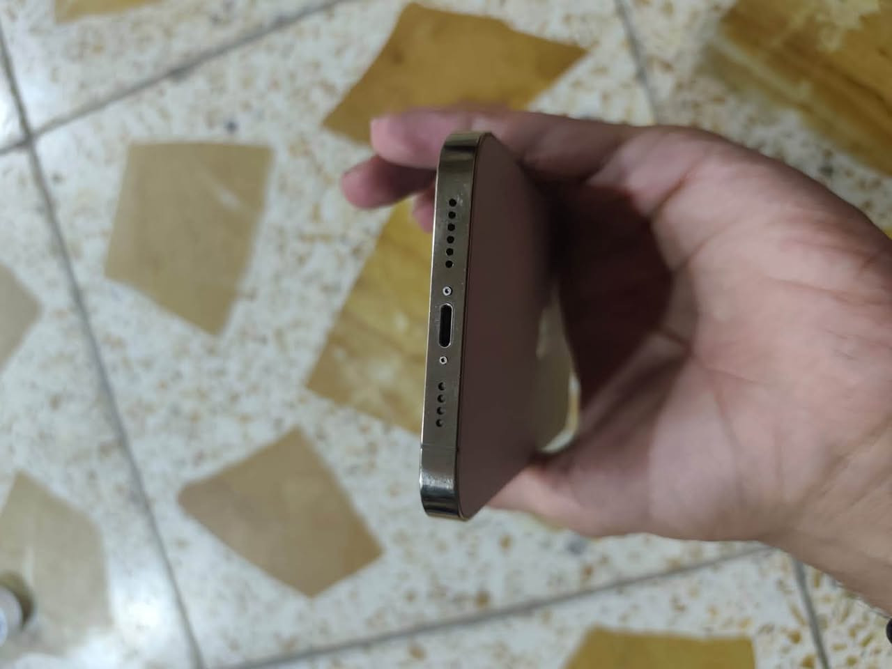 السلام عليكم 13 برو ماكس امريكي بطاريه 87 وذاكره 256
مبدل فقط شاشه والتلفون نضيف متواجد فيس وواتساب *********** مكاني بابل الحله
