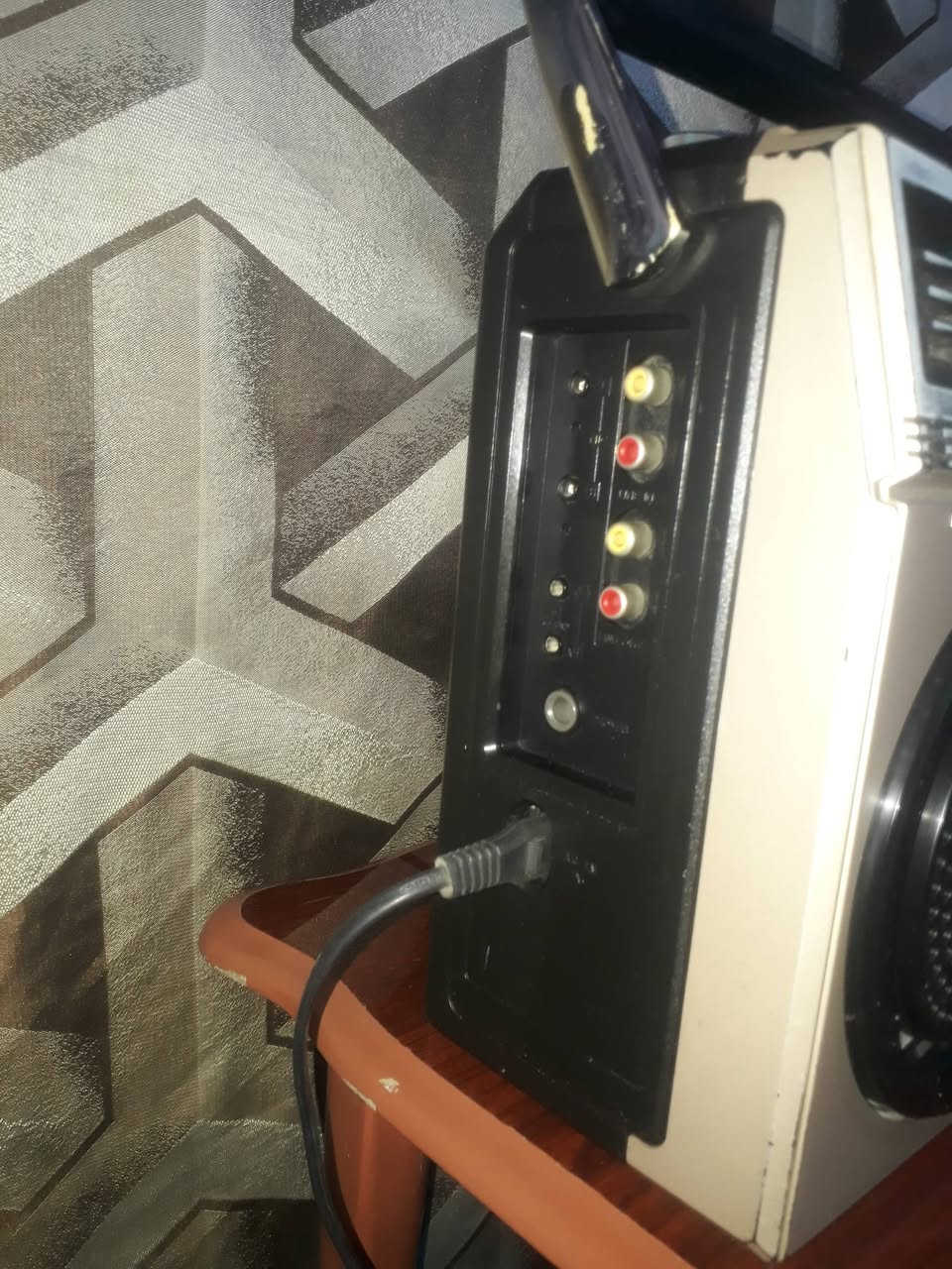 بيع 
راديو مسجل
 ناشيونال بانسونك**RX_5030**
إستيراد الشركه العامه التجاريه العراقيه 
في الثمانينات 
راديو 4 موجات*AM*SW1*SW2*FM
جدا نظيف بلادي على وضع الشركه بدون تصليح نهائيا أستفسار.***********
يوجد خدمه توصيل لكل المحافظات 
**السعر على الخاص**
