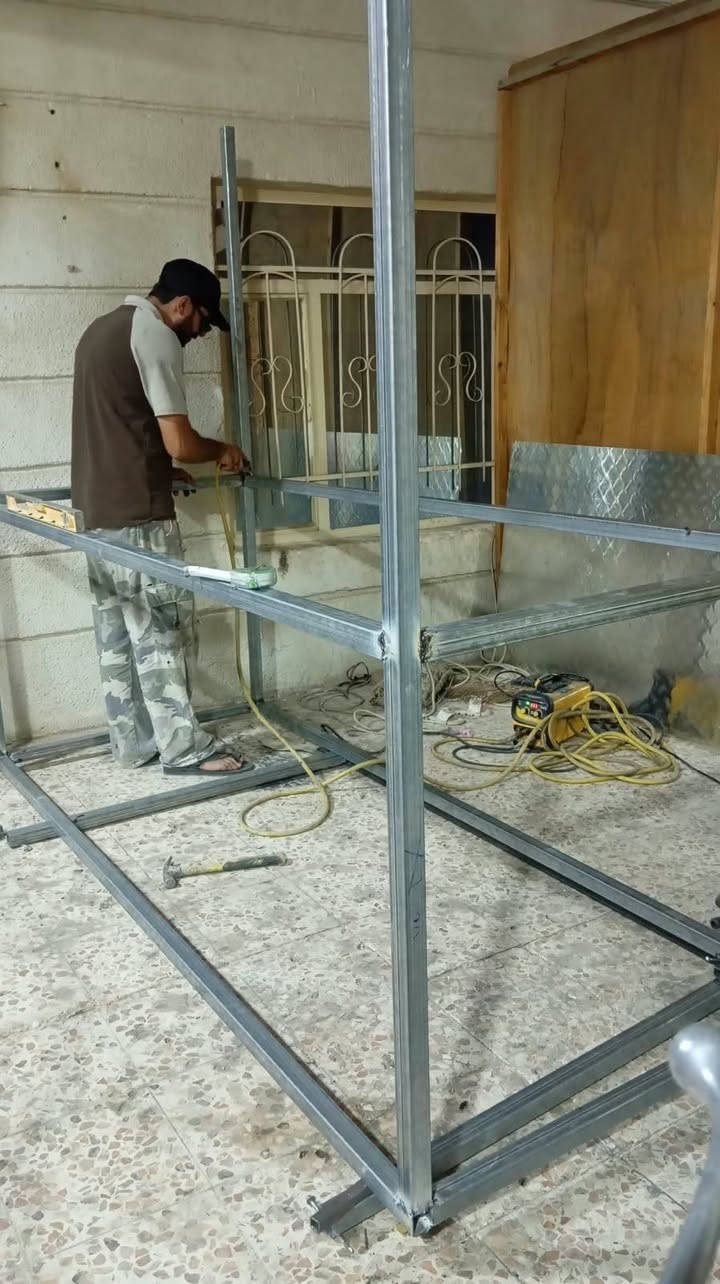 خدمات بناء • مقاولات • بدون تفاصيل