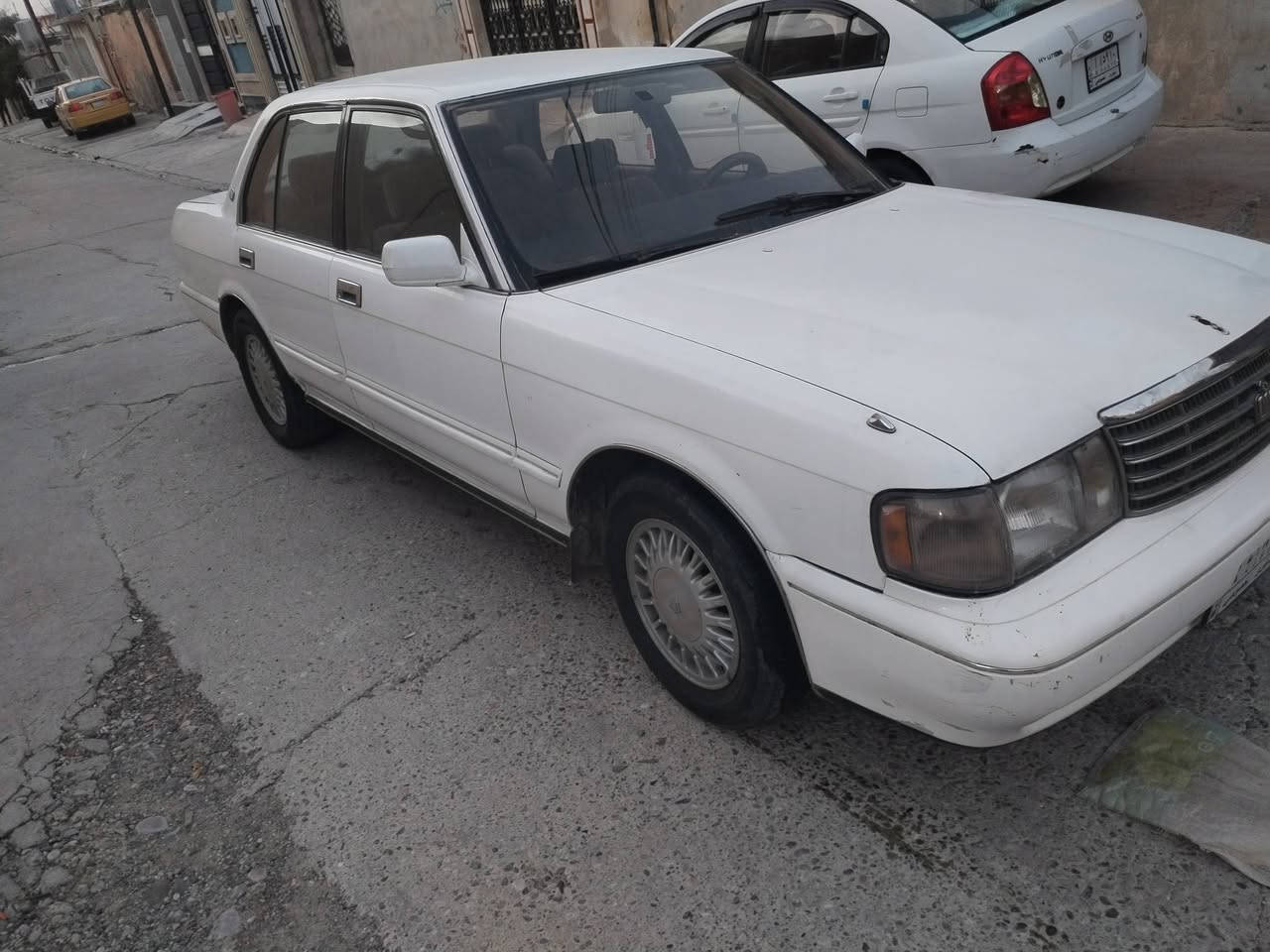 السلام عليكم  سيارة ارنب موديل 1992 تبريد شغال محرك 2500 السياره بسمي السعر 70 وبيها مجال السياره يسار اصلي الهاتف *********** / ***********

