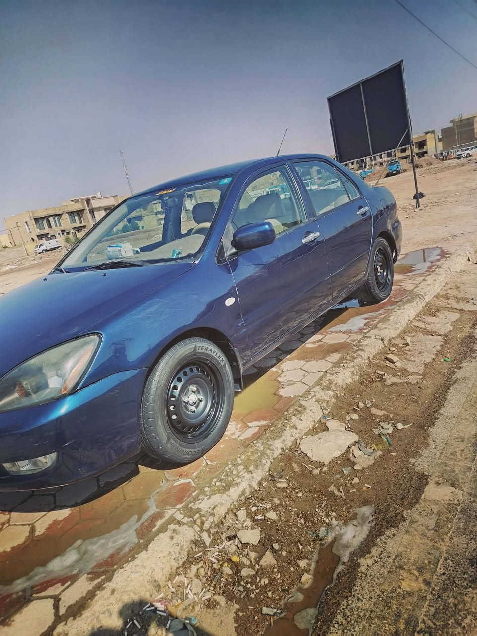 سلام عليكم لانسر بومه2010 للبيع تتدفه وتبرد شغال مصبوغه حزام بيه  طخه بل جاملغ الايسر المامي والخلفي عله كد شبر السعر (80)  ***********
