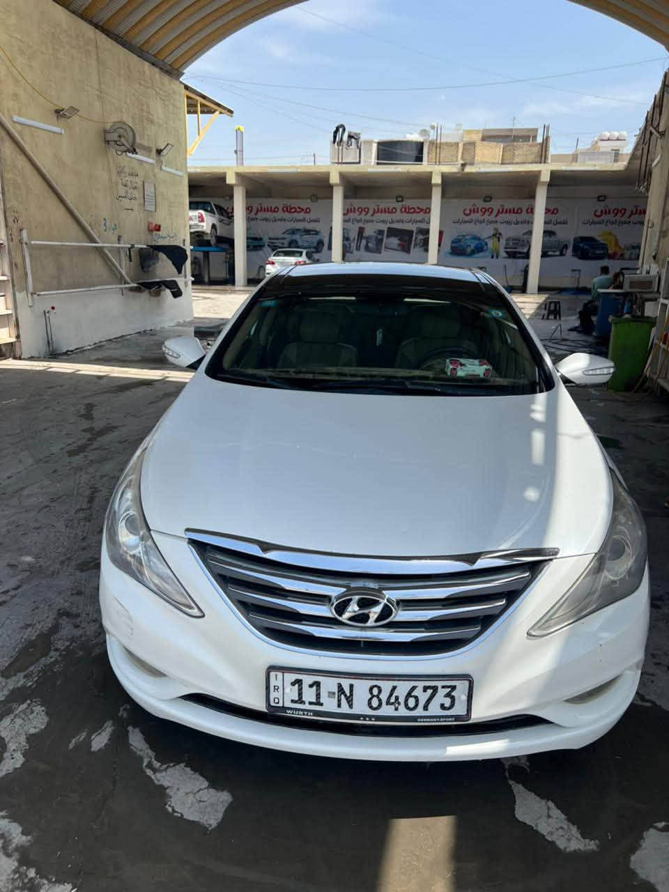 السلام عليكم 
سوناتا خليجي 2011 محرك 2400 دوش 
جاهزة من كلشي بيه الجاملغات الخلفية بيه صبغ من الدوار بدون اي ضرر 
وجاملغ الايمن مبدل بلادي رقم بغداد دولي تحويل ثاني يوم 
 بنورما
 كشنات كهرباء 
ويوجد منضومة غاز 
مكان بغداد
السعر 110 
***********
