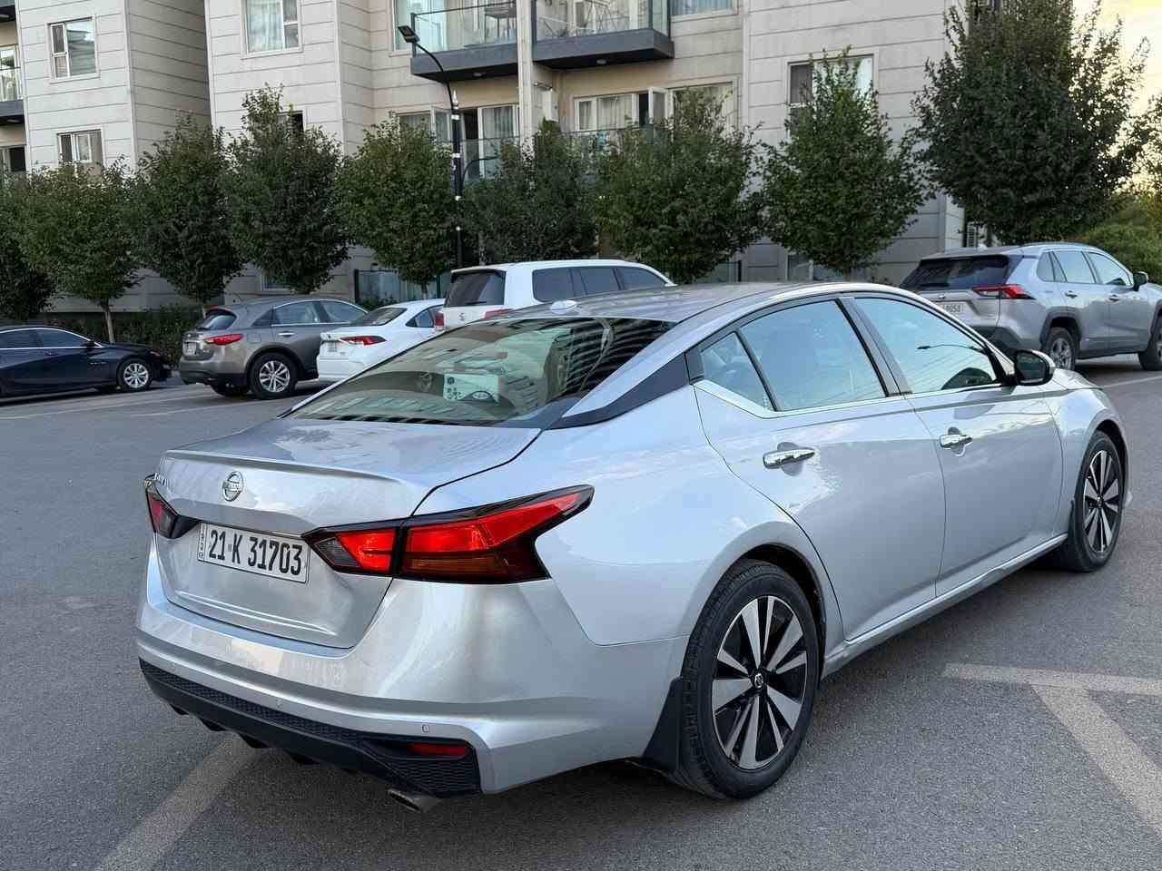 بەناوی خوای گەورە
نیسان ئاڵتیما 2021 SV سلڤەر
چەمەلەخی دواوە لەگەڵ پەڵەیەک سنوق و پەڵەیەک چەمەلەخی پێشەوە بۆیاخە بێ ناو گرتن بێ ئێرباگ
سەیارەکە زۆر جوان و تازەیە
65 هەزار رۆشتوە
مواسەفاتی بەسمەیە دوو دەرگای بەسمەیە سنوق بەسمەیە شەغالە  سوکان ڤۆلیۆم تەحدید سورعە شاشە گەورە کوشن کارەبا لایت لید لایت عەدەسە ویل کەپ رادار کامێرەو حاسە ئۆتۆ ستۆپ خەتی جادە  ویل کەپ دەبل سالۆنسا شوختی نیە
تەقەو رەقەی نیە گێرو مەکینەی بە شەرت نەکراوەتەوە
سەنەوی تازەیە
شوێن سلێمانی
***********
*********** السليمانية, العراق
