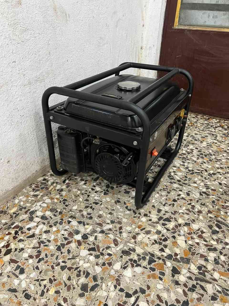 سلام عليكم مولده استر كوري باب الاول 3 كيفي 12 امبير مولده بلاديه على وضع شركه نكره بل تشغيل صوتهه كلش هاديه اقتصاديه بصرف بانزين السعر 180 مكاني بغداد الشعب يوجود خدمت توصيل ***********
