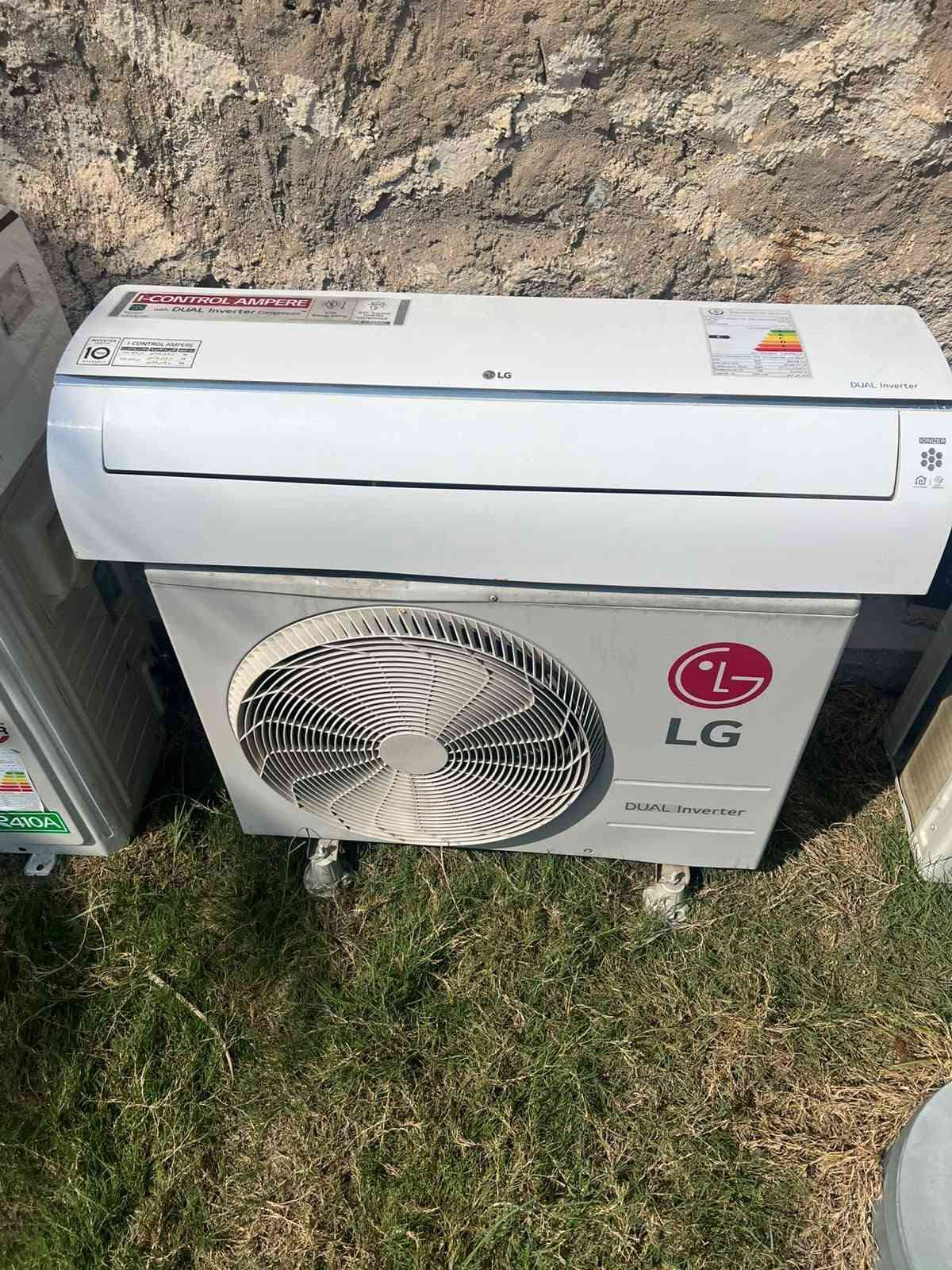 سبالت للبيع انفيتر  ال جي طنين من عدا القبق مال كهربائيات ماكو سعر 525

والثاني توسوت انفيتر طنين وثلث السعر 550

والثالث توسوت طن ونص انفيتر السعر 450 

كلهن كاملات هنه وملحقاتهن غاز مقفول مكان بغداد ***********

