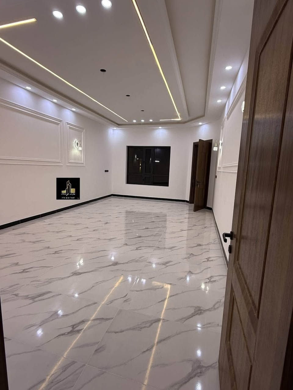 للبيع دار زيرو 300م موقع بدايه حي الجامعه صدر طير
5 غرف نوم وحده سويت+صاله+استقبال
مطبخ  +3حمامات+ حديقه
 كراج سحب مغربي+ حجر اخضر شغل كله فول
السعر 315 وبي مجال للاستفسار اكثر ***********
