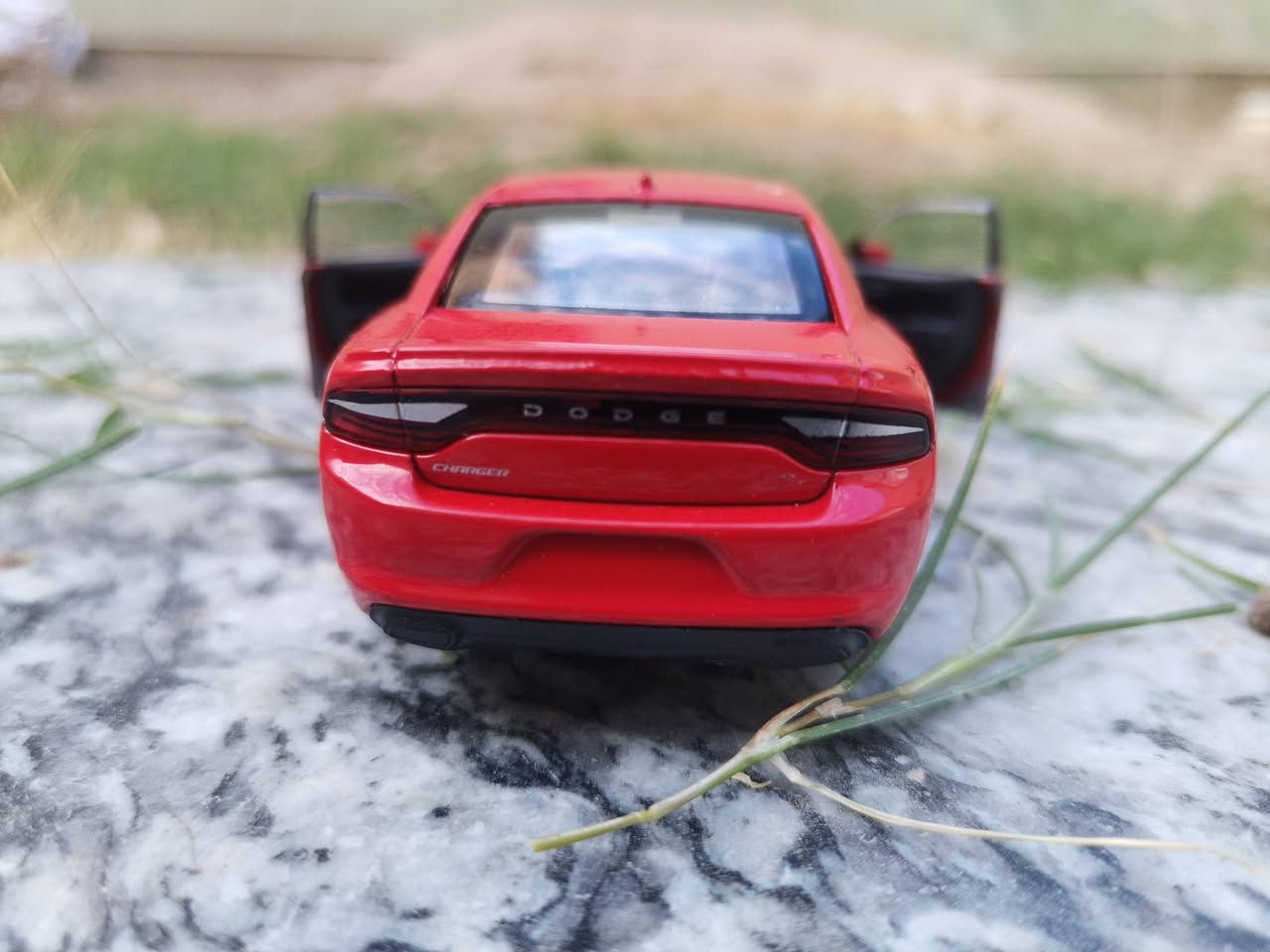 للي يريد يتميز شوي مجسم DODGE Charger rt Hemi مختم Rt مع باركود الشركه اللون احمر السعر 11 للتواصل *********** ومتوفر توصيل ❤️
