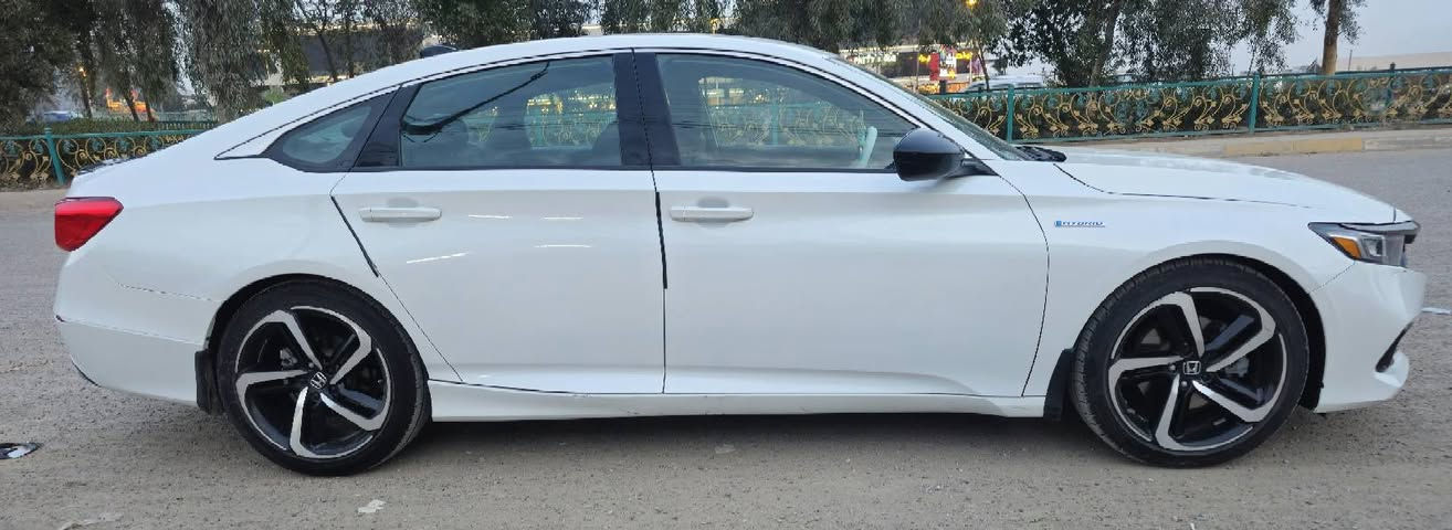 للبيع او مراوس
🚗 للبيع: هوندا أكورد هايبرد سبورت موديل 2022 🚗
🔹مواصفاتها معروفة وغنيه عن التعريف
🔹 الحادث: البنيد الأمامي مبدّل، وصبغ خشم الجامرلغ الأيمن
🔹 الإيرباگ: الستيرن طاگ
🔹 الرقم: بغداد، باسمي و التحويل ثاني يوم
📍 الموقع: ديالى - بعقوبة - حي المعلمين
📞 للاتصال أو واتساب: ***********

نص مكتوب في الصور:
- 28 FRIDAY