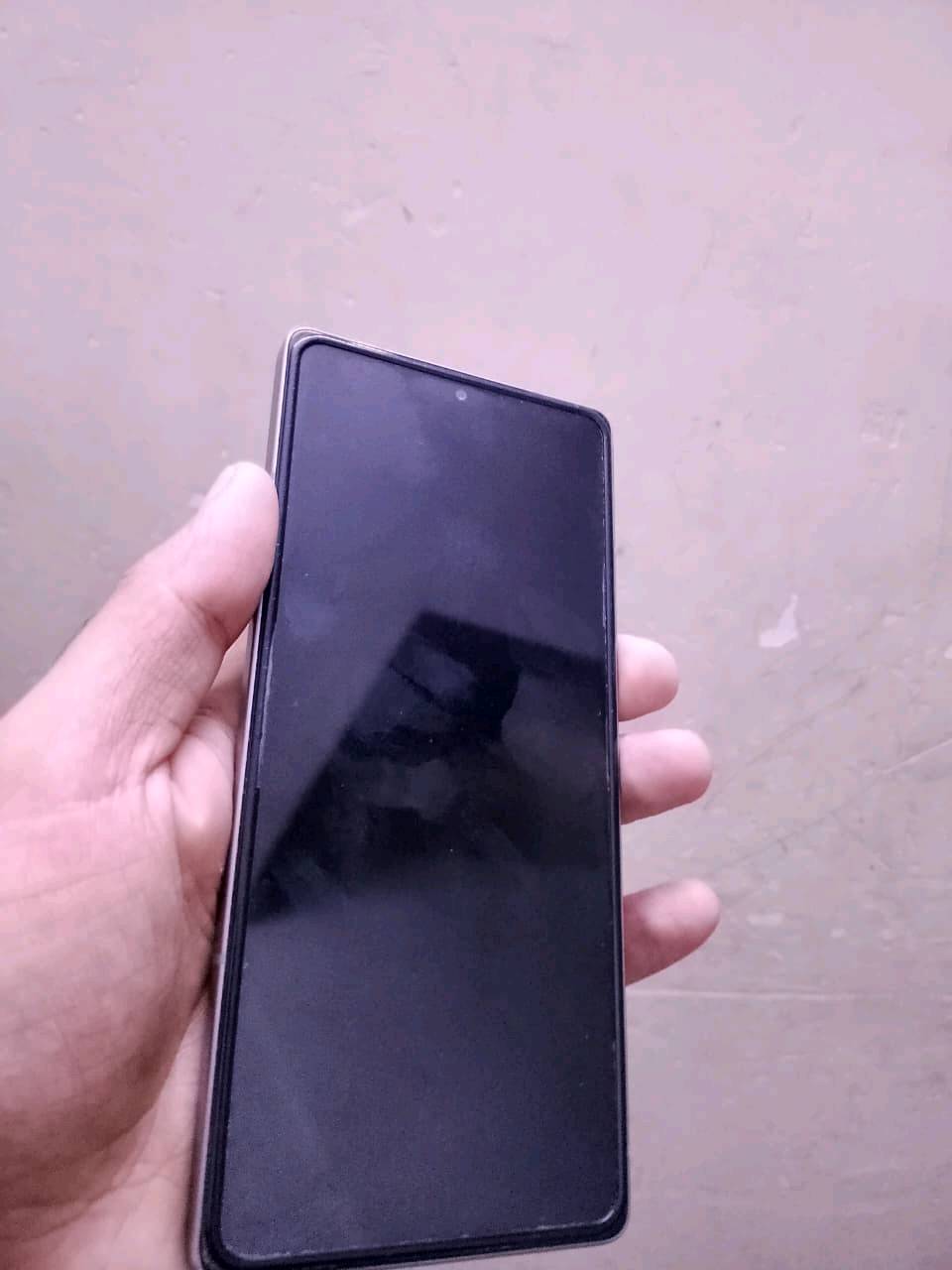 مكفول فقط ظهر مفطور انفنكس نوت ٥٠ برو بطاريه ٩٦ ذاكره ٢٥٦ رام ١٣ للبيع أو مراوس بايفون ١٣ أو ١٤ بي ضرر وانطي فرق مكان بغداد الامين