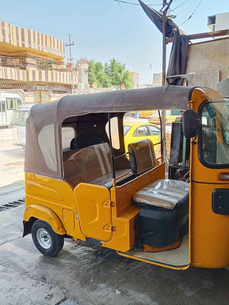 سلام عليكم تكتك موديل 22 كفاله عامه مكينه برغي ما مفتوح بيه بسمي تحويل ثاني يوم السعر 9500 وبيه مجال مكان مدينت الصدر الرقم ***********
