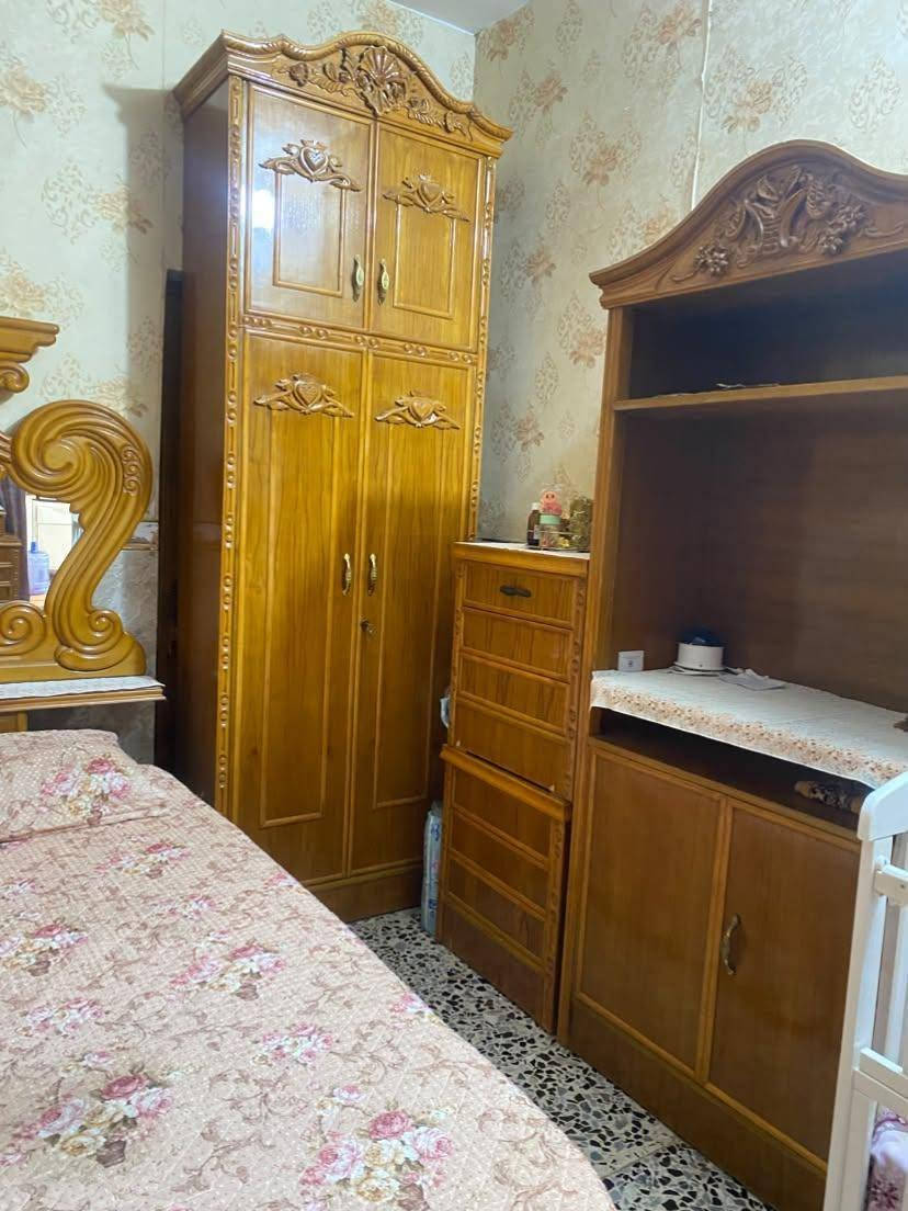 غرفة نوم مستعملة نجارة الصالحية وجه 5 ملم داخل 4 ملم غرفة جديدة احلة من الصورة *********** يوجد واتساب مكاني جسر ديالى الجديد
