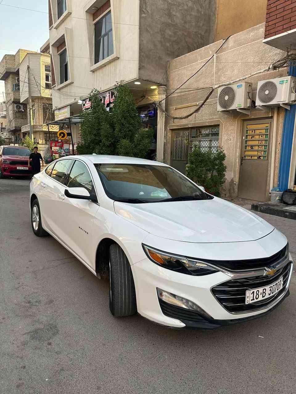 السلام عليكم
ماليبو 2024 شهداء بابل 
دخول جديد 
بدون صبغ تبديل بنيد فقط نفس اللون 
وبارد جوه الرقم الخلفي 
مواصفات Lt 
شاشة 
تشغيل عن بعد 
كشن كهرباء 
تبريد قطعتين 
ماشية 51 الف ميل مشي امريكا 
سيارة جاهزه بدون نقص ان شاء الله
السعر 115 وبيها مجال بسيط 
مكاني بغداد  
***********
