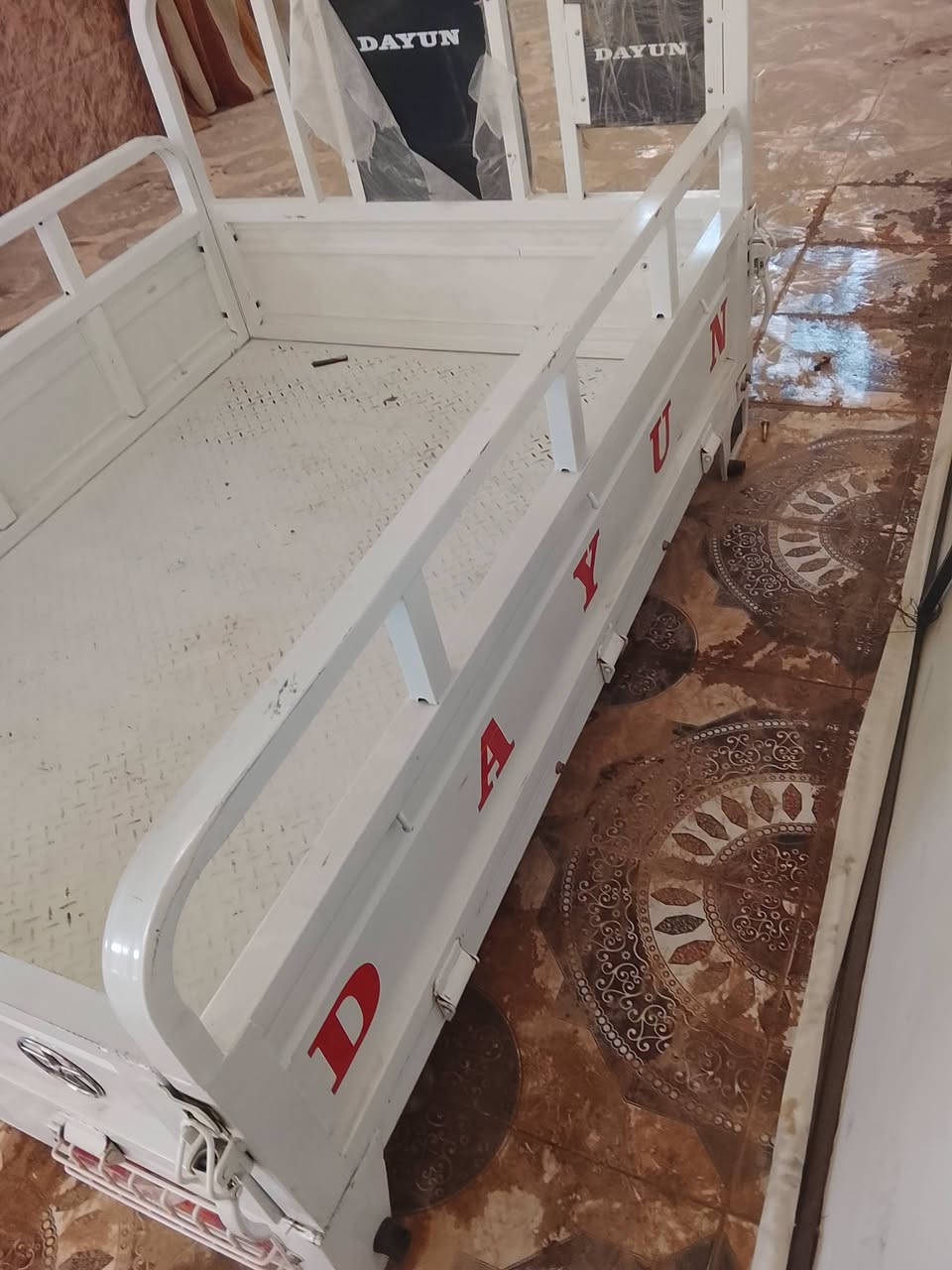 سلام عليكم بدي البيع بعده بترابه سعر 550 وبيه مجال حك الجيه مكاني سوق الشيوخ ***********
