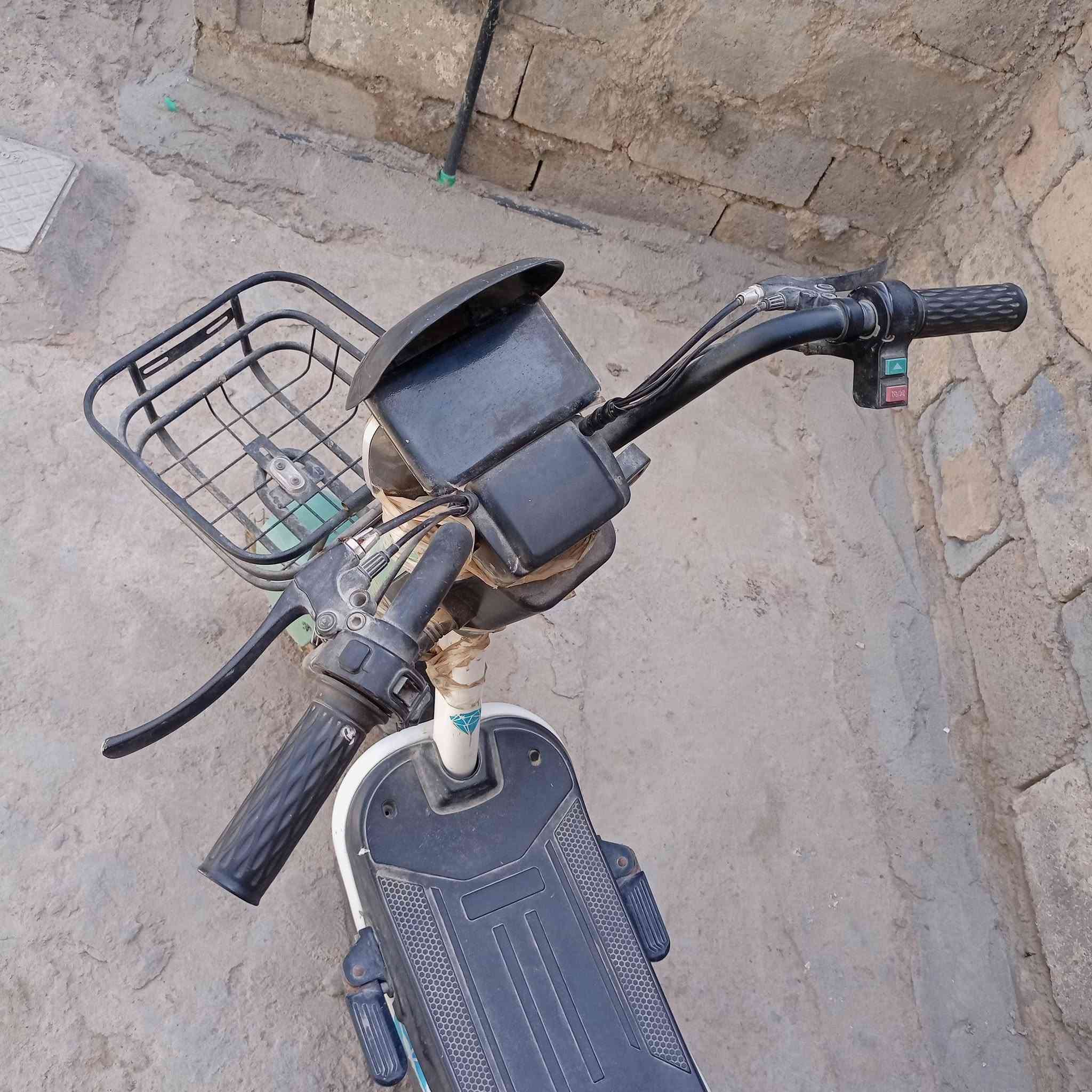 موطور البيع شغال مابي شي بدون بطاريات والتاير الوره يحتاجله جوب
السعر80الف مكاني شهداء يم محطة جوهرة ***********

