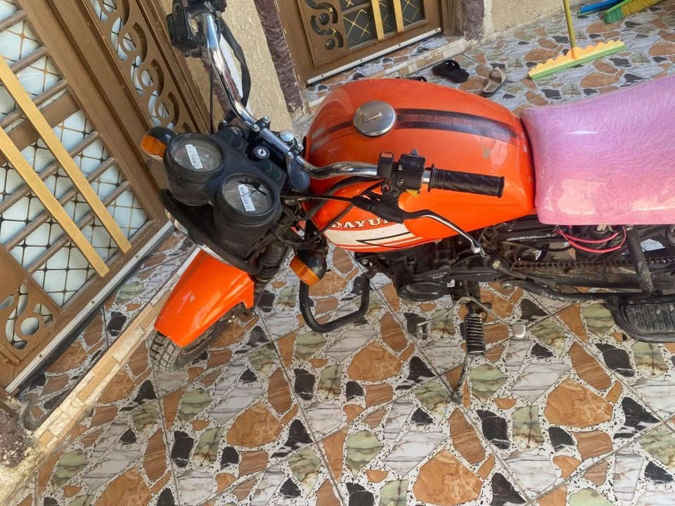 دايون موديل 20 للبيع مكفوله يرادلها ملاحضات بسيطه كعدتها ونضافتها حلوه أوراق اسكنرسعرها 825 بيها مجال بسيط حك الجيه  مكان بابل حله المركز متواجد واتساب او اتصال ***********
