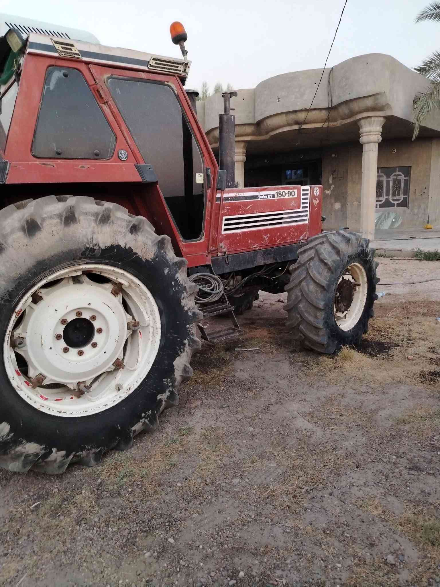 لبيع فيات حجم 180 اكسن بارز تكمه عريضه بك بل صفحه مكينه مكفوله سنويه بسمي هاذه رقمي ( ***********)
