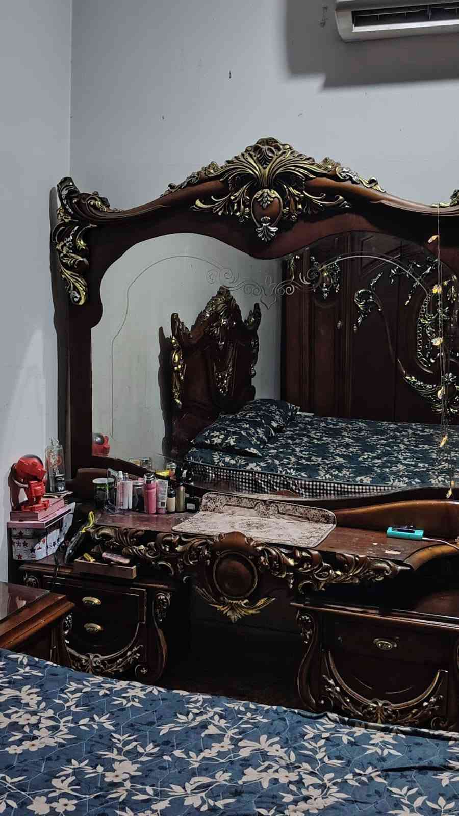 سلام عليكم غرفه للبيع سعره 350/***********
