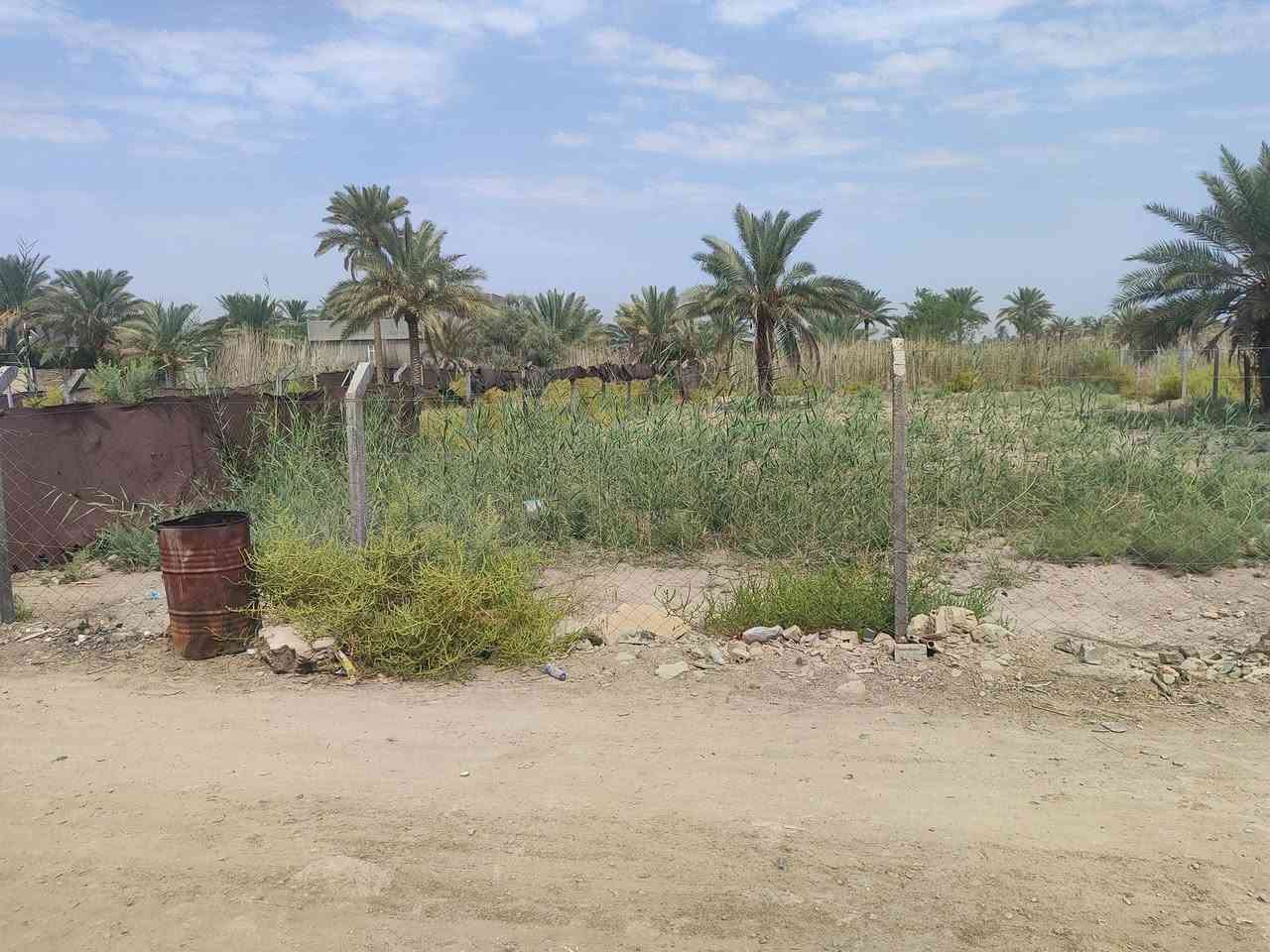 قطعه ارض زراعيه للبيع في   منطقة البوحمير قريب جدا على الشارع العام الرابط بين الورديه والبوحمير  مساحتها 800 متر طابو زراعي سند 25 مفوض بالطابو باسم المالك نفسه تحويل مباشر
يالله عرضنا مميز لهذا اليوم 

قطعه ارض زراعيه للبيع في   منطقة البوحمير قريب جدا على الشارع العام الرابط بين الورديه والبوحمير  مساحتها 900متر

وايضا بصفها  1000 متر يعني تصبح المساحه 1900 متر لنفس 

 طابو زراعي سند 25 مفوض بالطابو باسم المالك نفسه تحويل مباشر 

تحتوي على كافة الخدمات تبليط مجاري كهرباء ماء عرض الشارع 12 متر 

القطعه مسيجه BRC

 سعر ال900 متر 60 وبيها مجال 

لليرغب بالشراء مراجعة مكتب عقارات حسين المعموري الكائن في البكرلي قرب جامع سلمان المحمدي على اليمين 

او الاتصال على الرقم *********** او  واتساب
