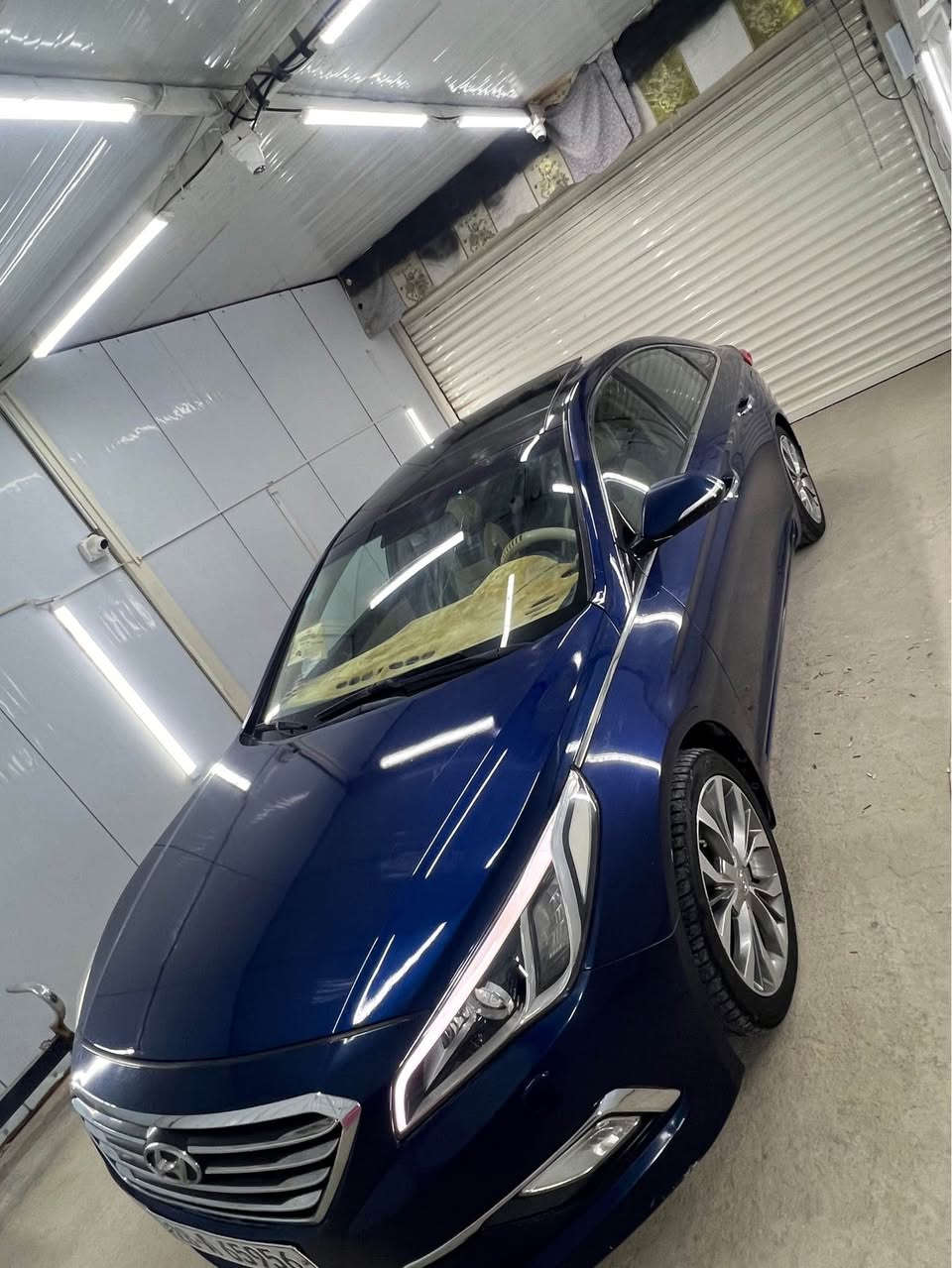 SONATA 2016 VIP
خليجي فول مواصفات 
لون بيجي الدواخل
رقم النجف الدولي 
سنوية جديده شرط التحويل والغرامة 

محرك 2400 دوش 
سقف بانروما 
بصمة ابواب وتشغيل 
بردات خلفيه شركة 
برده خلفية كهربائية
دبل أكزوز 
5 ويل كب كروم 
3 أنظمة قيادة 
أوتو هولد 
منظومة زينون ولايت LED
لايت ذكي متحرك مع الاستدارة 
شاشة كبيرة
شاشة تبريد
تدفئة تبريد 
تحكم كهرباء الكشانة الامامية 
تبريد قطعتين 
كشانة جلد لونين ماروني واسود 
فايبر بالدشبول والبوب 
مري شفط كهربائي مع القفل 
اشاير بالمري 
صندوق ذكي فتح عند الاقتراب  
حساسات امامية خليفية 
حساس نقطة عمياء 
منافذ UBS وشحن 

للأستفسار خاص 
او على الرقم  *********** النجف, العراق

