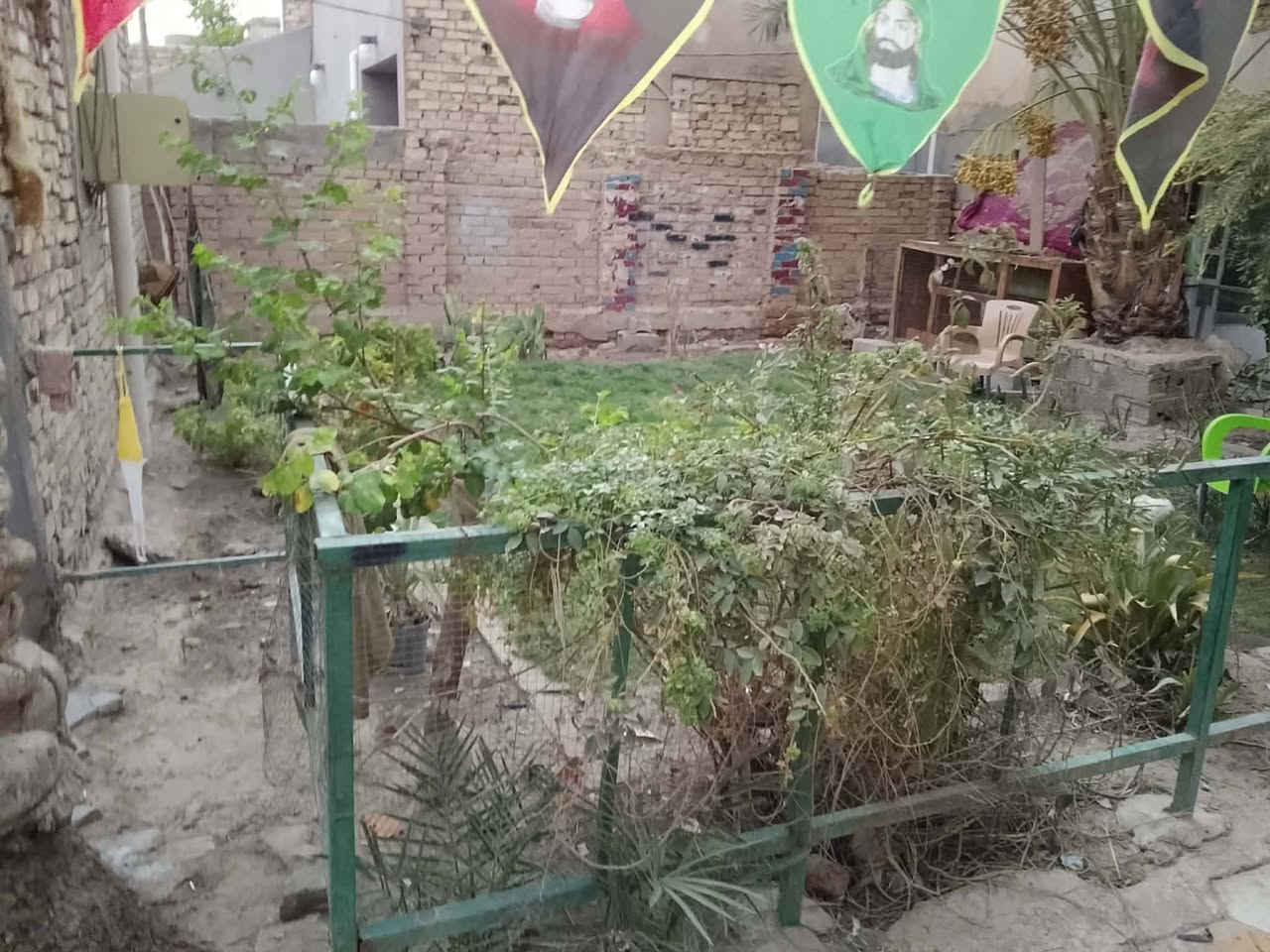 بيت للبيع حي نهضه ثالثه قرب سوق أبو جميغ مساحه 400 بناء قديم للاستفسار ***********
