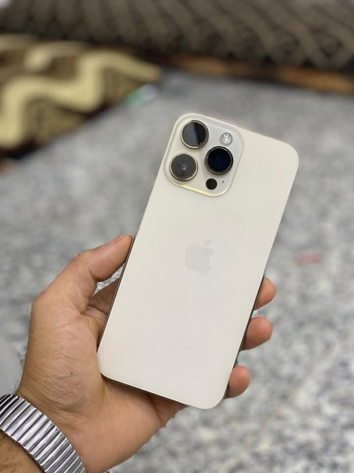 السلام عليكم .. iPhone 14 Pro Max
ماستر شرق اوسط A 
الذاكره 256 
البطاريه مستبدله وكاله 100 
الشاشه مستبدله نوعيه أصليه ليس وكاله 
باكيته كامل شاحن تايب سي 
النضافه 100‎%‎ 
فيس ايدي شغال 
كامرات شغاله وضع شركه 
الصوت المس كله فول 

السعر590 الف مجال بسيط جدا للشراي 
الاتصال فقط ***********
مكاني الدوره بيع وجه لوجه ماعندي توصيل😍

