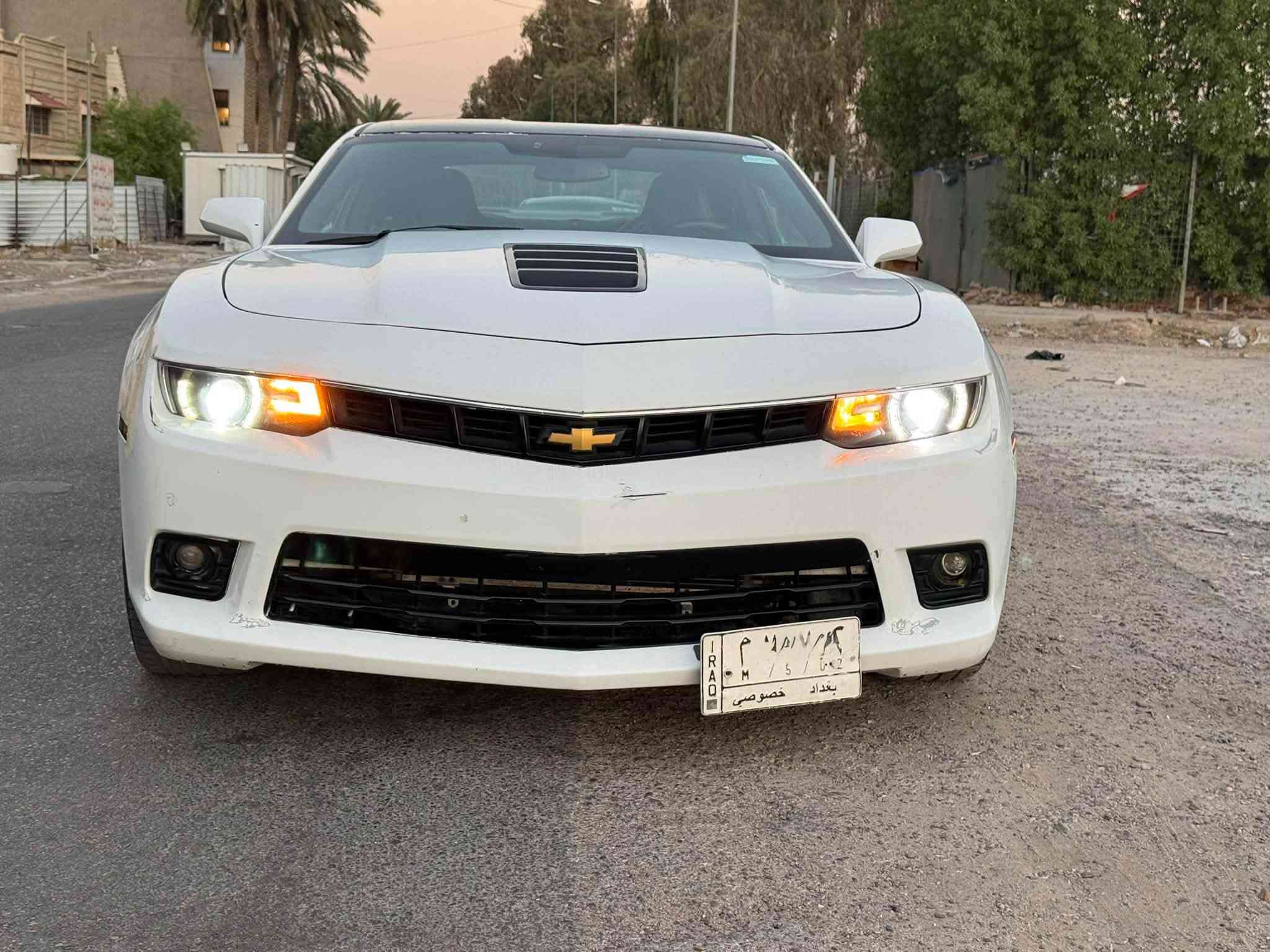 سلام عليكم
كمارو 2015 
وارد امريكي بيها صبغ صفحه وبنيد بدون دواخل 
مواصفات 
شاشه 
كامره 
حساسات خلفيه 
تحكم ستيرين 
محرك 6200 8 سلندر 
رقم بغداد تحويل مباشر بيها نقوصات 
السعررر 10300 وبيها مجال 
العنوان بغداد اليرموك 
***********

