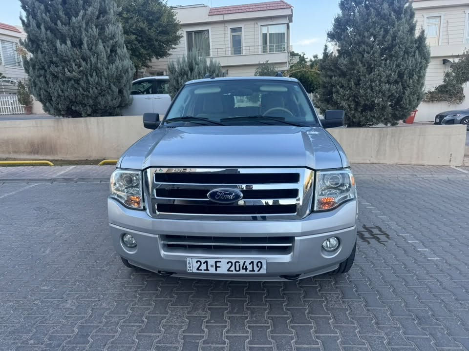 اكسبيديشن • XLT • ٢٠١٢