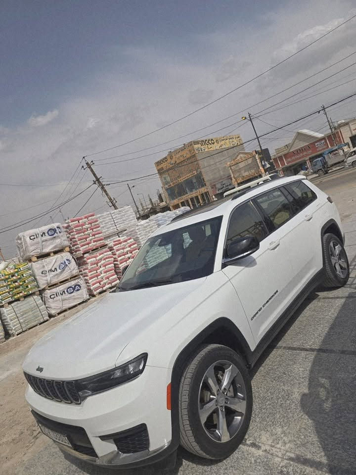 السلام عليكم
جيب 2021 خليجي فول 
لمتد 4x4
كراند شيروكي 
رقم شمالي 
بانورما 
كشنات تدفئة تبريد 
كشنات كهرباء 
كير موس
تدفئة ستيرن 
تشغيل عن بعد 
كامرة خلفية 
ردارتوقف ذاتي 
حساسات 
شفتات
بعد مواصفات الخليجي معروفة 
السعر ٣ شدادت بي مجال 
للاستفسار 
***********

