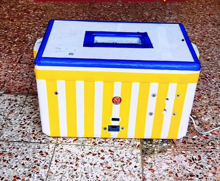 فقاسة • ١٠٠ بيضة • تفقيس ٩٠٪