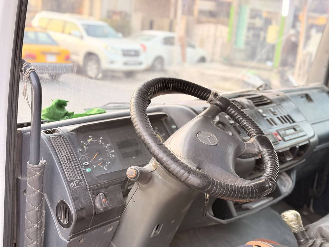 اتيكو للبيع موديل ٢٠٠٥ قماره مكفول طول سبعه وربع محرك انجكتر ٤ بستم جوبلس خلفي سبرنك امامي ٣ طن رقم بغداد بسمي شرط التحويل ٨ برغي *********** بي واتساب

