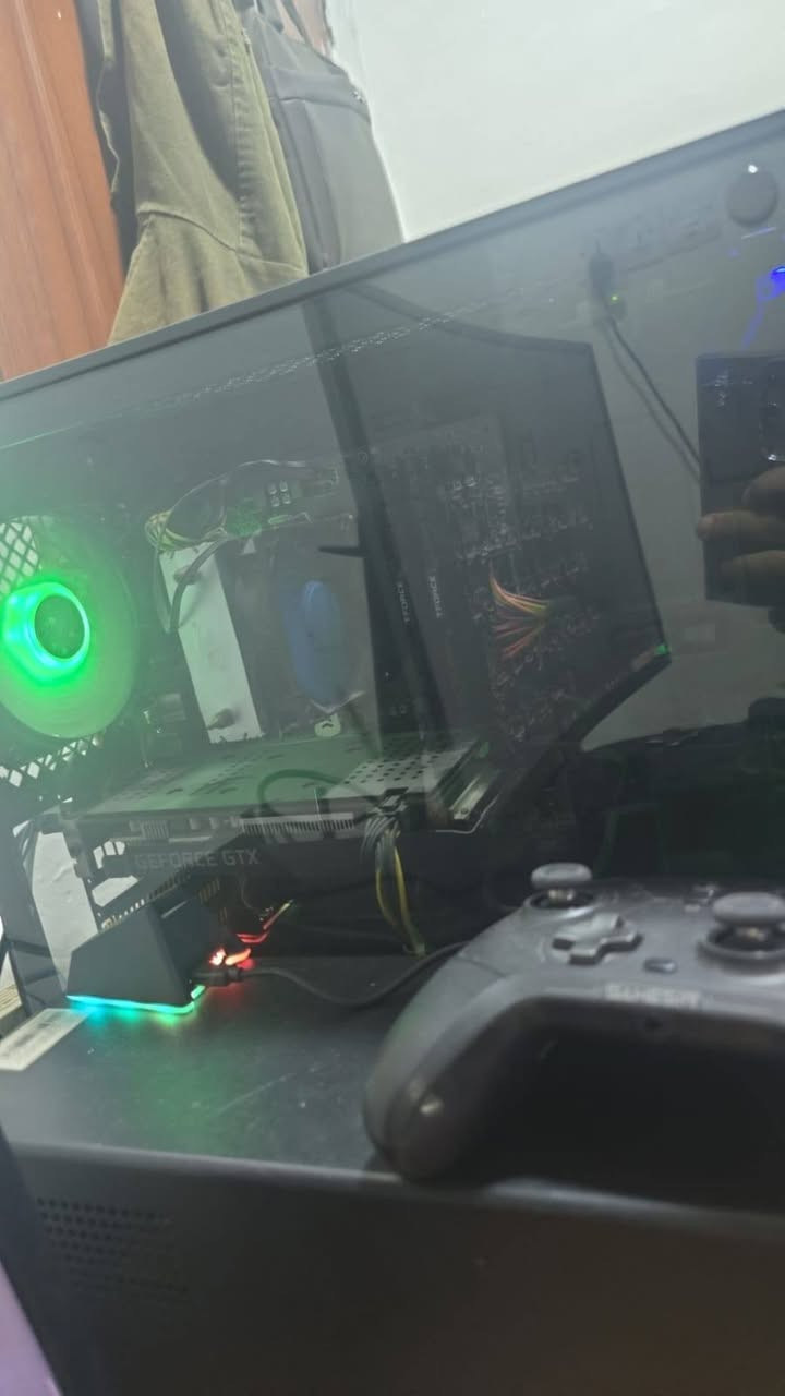 سلام عليكم pc gaming للبيع 
كارت شاشة 1660tisuper
معالج amt
Ram16x2
2tb
بورسبلاي بالكيس 750 واط
Ssd500 ميكه قرائة
حقيقي 1t
شاشة سامسونج في HD
وكيبورد ميكانيكي + ماوس 
ويدة كيم سير
اضافة ups 1500 مبدل بطاريات جديده
مكان الزعفرانيه 
متواجد فقط ع رقم  او وتساب
***********
