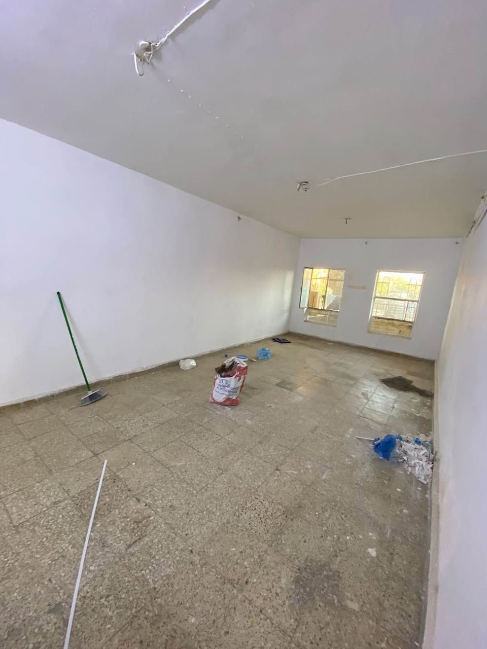 غرفة نوم واحدة حمّامان - منزل

بغداد السيديه, ‏بغداد‏، ‏العراق‏

للايجار في السيديه🏦٤٥٠ الف
شقه ط اول فوق الارضي 🏢٤٥٠ الف
تحتوي على :-
⭕️غرفه
⭕️صاله
⭕️مطبخ
⭕️خدمات
موقع العقار📍شارع المركز 
للاستفسار ☎️***********
📍او زيارة موقع شركة قمر (شارع الامن مدخل المشاتل) بغداد, العراق

