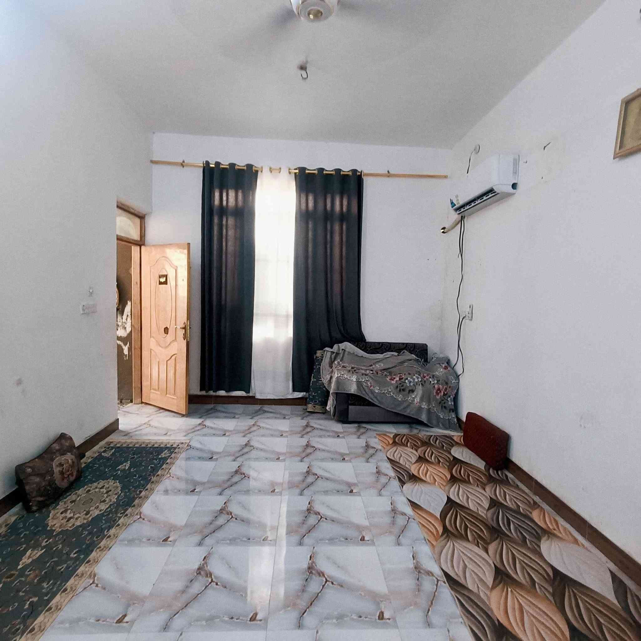بيت زراعي بي وصل تطويب للبيع .. 
  دجين فرع محسن ابو التحوير... قريب لتقاطع الوائلي 
المساحه 200 متر.. 
غرفتين هول صاله مطبخ صحيات ديوانيه منور وترك.. 
البناء طابوق عگاده.. 
السعر 60 وبي مجال.. 
للاستفسار ***********
او زيارة مكتب الامين للعقار حي العسكري مقابل مضيف الامام علي للمناسبات..
