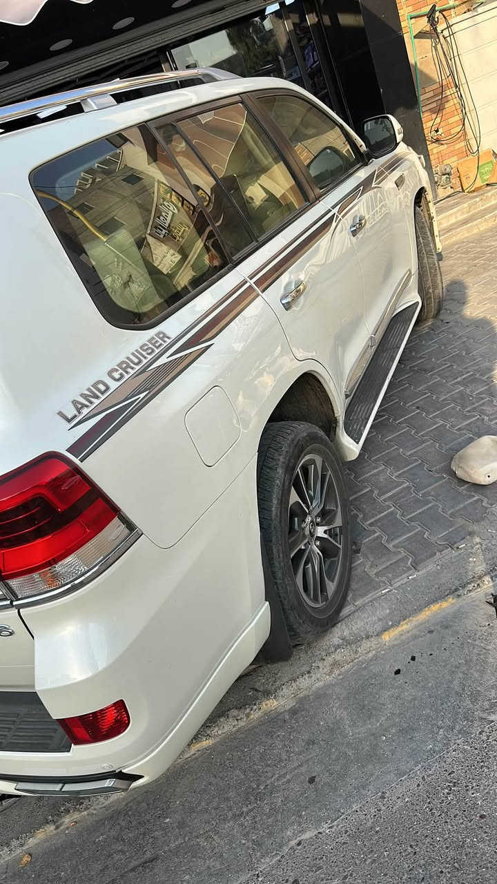 لاندكروز • ٢٠٢٠ • ١٢١ ألف