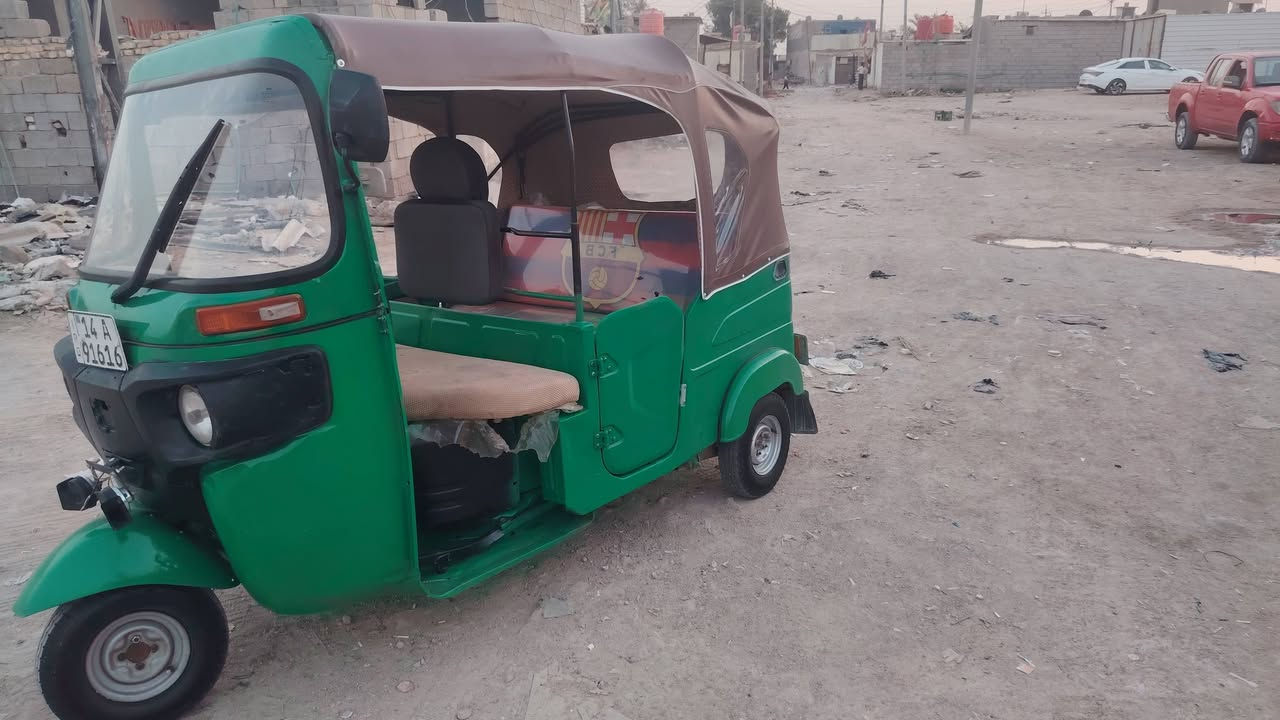 تكتك باحاج 21 رقم سنويه  مكينه مجفته وبيها صبغ تعمير  السعر 6ونص وبيها مجال***********
