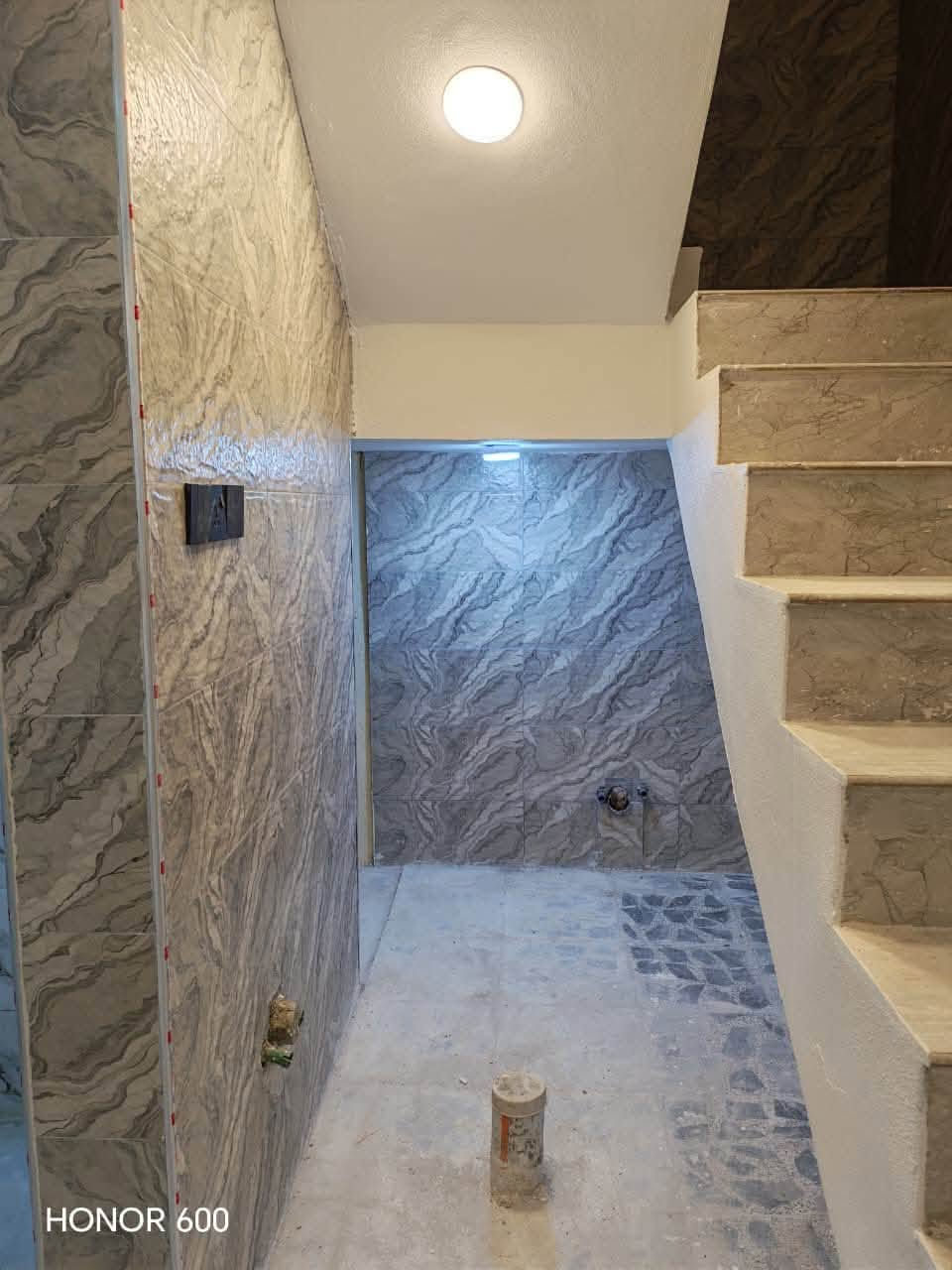 سلام عليكم 
بيت 🏠 زيرو للبيع في حي سماح 24 قرب بانزيخانه المشاعل 
 سند طابو الزهور شرط التحويل 
بناء 🚧 فول حديث 2026 
مساحه البيت 🏡 100 متر واجها 5 متر 
يحتوي البيت 🏡 ع استقبال وهول وغرفه نوم 🛌 ومطبخ وصحيات ومناور وكراج سياره 
وبيتونه 
يحتوي البيت 🏠 ع
نظام سبالت 
نظام كاميرات 
نظام غسالات 
نظام دشات
للاستفسار عن سعر البيت 🏠 الاتصال ع الارقام 
***********
***********
***********

