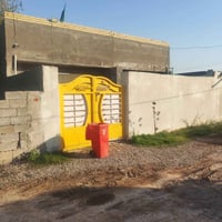 عندي بيت ٣٥٠ مساحتة وسعره ٤٧ بتقاطع النهروان قريب عل الشارع العام يم م...