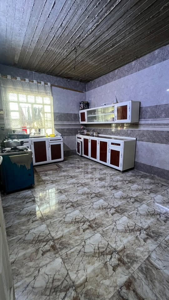 سلام عليكم بيت للبيع حي دجله قرب بوابة الشام مساحه 300متر بيت كامل ميعوزو اي شي كاشي سيرامك سقف ثنوي بيت كامل مكمل مي كهرب تبليط )))(((السعر 50بي مجال ))))(رقم)(***********)))
