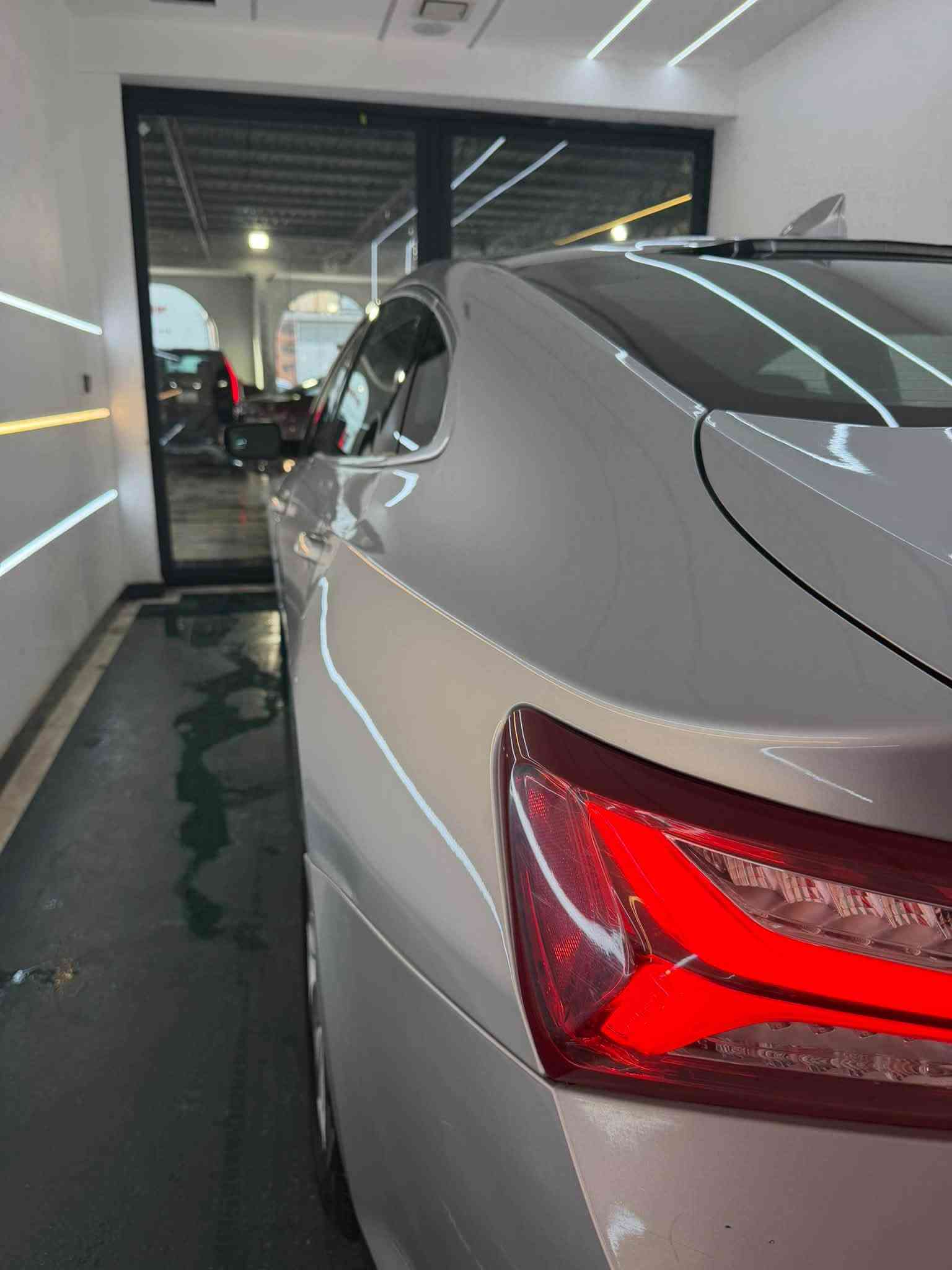 سلام عليكم
للبيع
ماليبو 2020
مواصفات LT المعروفة 
مكينة 1.5 Turbo
السيارة بحالة جداً نظيفة وايدي بيها وادامة كل ٦ اشهر  
مكينة وگير وراديتر كلهن بلادي ممفتوحات كفالة
فيول بمب جديد ، صدر بحالة ممتازة ، كهربائيات السيارة كلها سليمة

حادث السيارة جاملغ ايسر ، بالعراق بيها بارد بالجاملغ الايمن على گد شبر وهم موضح بالصور
سونار السيارة من المندلاوي جديد موجود بالصور
صور الحادث من جعفر ابو الشواصي جديد موجود بالصور
تقرير السيارة من امريكا موجود عندي للي يريده

السيارة ماشية 156 الف كيلو
مشي امريكا 90 الف كيلو

السيارة رقم اربيل سنوية بأسمي
مكاني بغداد شرط التحويل

السعر 115 ورقة

التفاصيل كلها موجودة بالصور ، الشراي يتصل على الرقم
***********
متواجد واتس اب

حياكم الله
