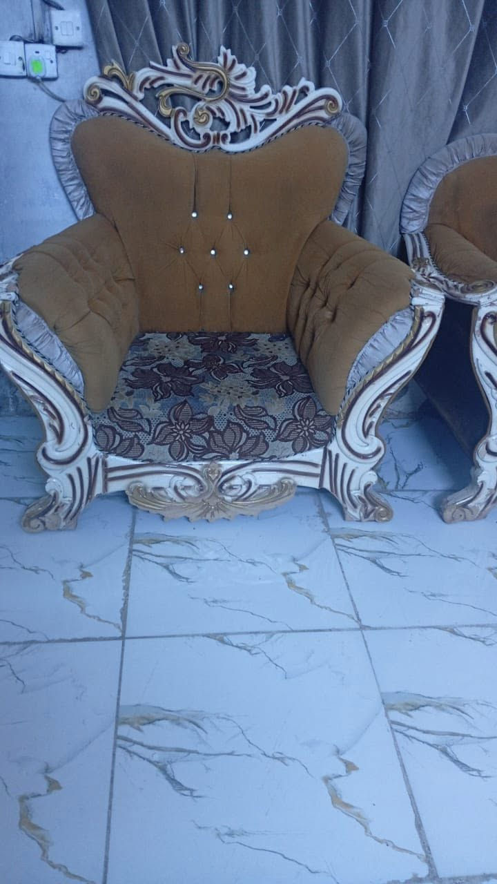 تخم بحاله جيده للبيع ب 200 مكان شعله
