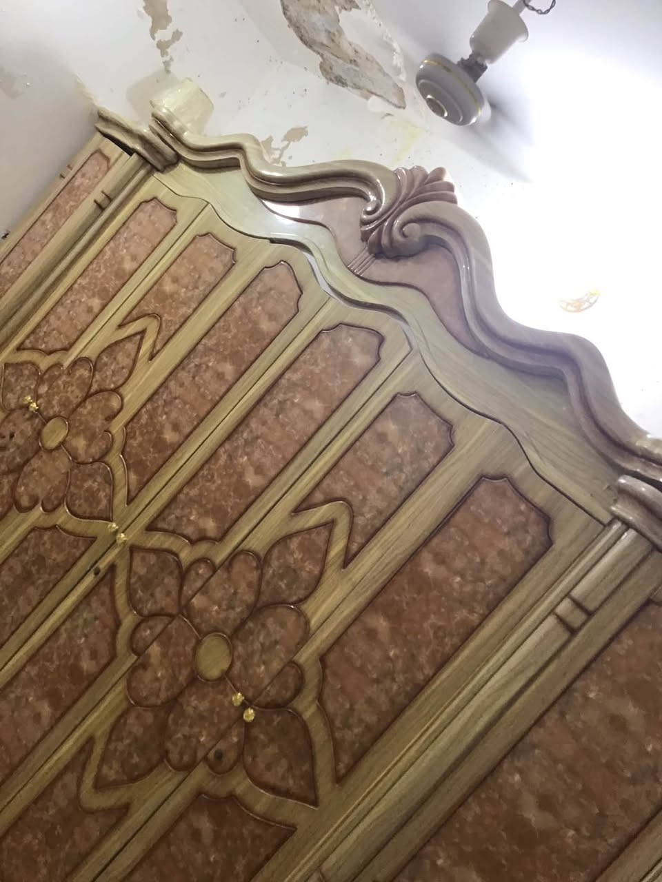 سلام عليكم كنتور لبيع مستعجله عله بيعته سعر ١٠٠ يرادله شد عدل عنوان كربلاء رقم هاتف  ***********
