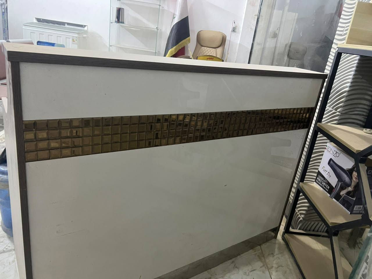 ميز مكتب جديد كلش نضيف السعر 150 الف مكاني بابل للاستفسار ***********
