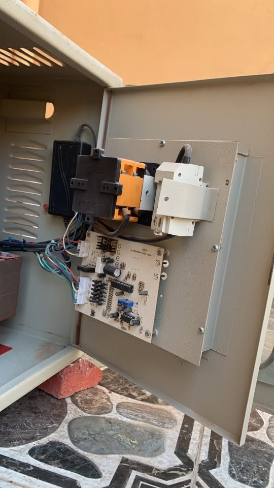 فولتاج و مجمدة للىِيع  - خانقين توله فروش - رقمي   واتساب و اتصال  ***********
///////////////////////////////////////////////////////////////////
فولتاج سوري الضياء الحجم 150000 (15 KV )
بىىىعر ٢٠٠،٠٠٠ بي مجال
----
ملاحظة : رافع فقط . يعني مو اوتوماتيك.   رافع فقط. (( يفيد اللي بيوتهم بعيد عن المحولة مال المنطقة. ))
الفولتاج يشتغل طبيعي. بس
بي خلل من ترجعه عالكهرباء  ( عالكهرباء ميشتغل ) يحتاج تبديل چنل.
يعني بس عالفولتاج يشتغل.
/////////////////////////////////////////////////////////////////////
مجمدة كونكورد  حجم وسط
الىىىعر.  ١٢٥،٠٠٠
بي مجال
----
يوجد خلل بسيط مرات يفصل. يحتاج  تصليح بسيط.
--------
واتساب و اتصال  ***********
