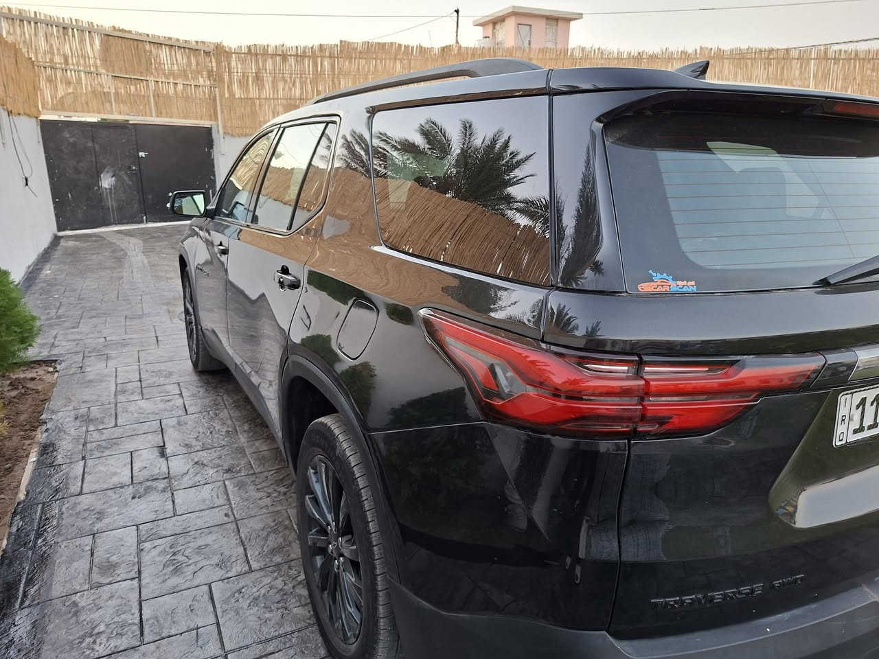 شوفرليت ترافرس RS 2023
اعلى فئة بالترافرس بجم رياضي دعامية اماميه RS يختلف عن باقي الفئات بالشكل 

مواصفات فول من كلشي 

فتحة سقف و بنوراما 
كشنات جلد تطريز RS احمر
دشبول مطعم بجلد 
قاصه 

كاميرات 360 درجة 

حساسات امامي وخلفي 

حساسات بالمري 

مري كهرباء 

تدفئة كشنات وسائق 

كشنات vip منفصلة 

بجم RS يختلف جذريا عن باقي الفئات 

ويل RS يختلف عن باقي الفئات 

الحادث 

تبديل 4 ابواب لون اسود مع تعمير بجهة السايق جاملغ امامي وخلفي والصندوق 

صبغ بسيط بالبنيد جزء صغير 

السعر 21800$  رقم بغداد حرة
***********
يعني 218 ورقة 

سعر جوه سوك ال RS ب 25 ورقة

