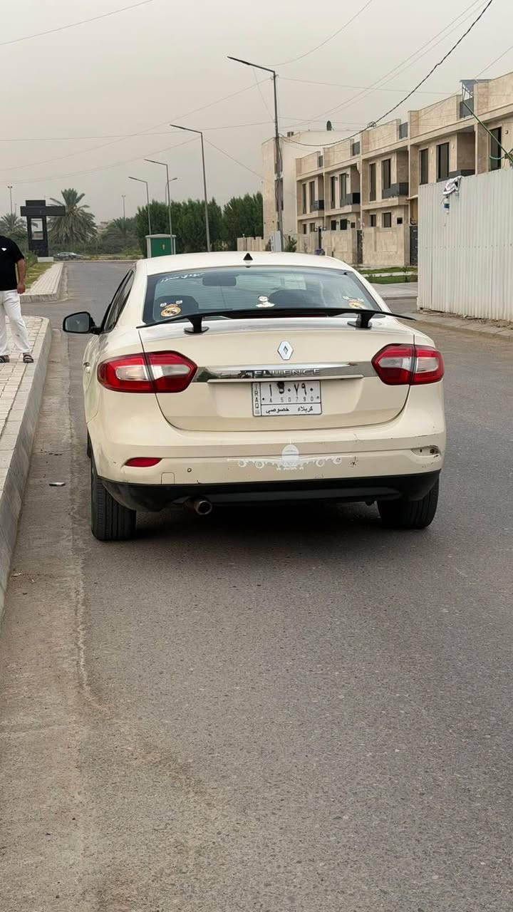 رينو • ٢٠١٦ • ٤٤ ورقة