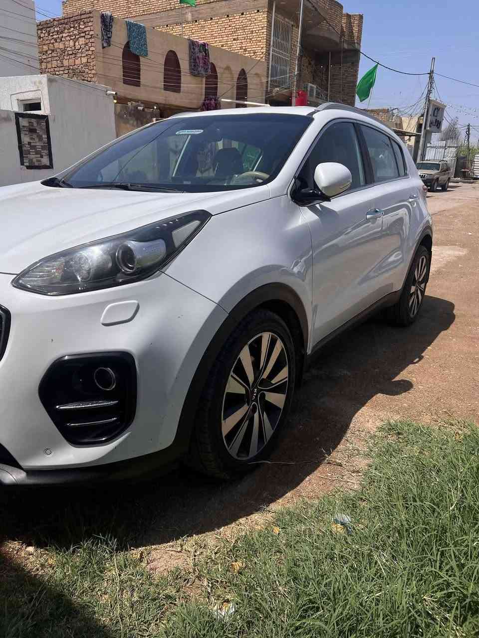 سبورتج خليجي 2018 مكفولة كفاله عامه
السنوية باسمي فول عدا بانوراما 
مري شفط اشاير بالمري 
حساس خلفي
كامره
ويل 19
كشنات جلد وكهرباء
جنطه كهرباء
ماشيه ١٤٠ ميل
سنوية 2028
محرك مكفول وما مفتوح 
كير مكفول 
السياره جاهزه من كهربائيات و ميكانيك

السياره مابيهه اي صبغ او تبديل
مكينة كير مكفولات بشرط
سياره حيل حلوة ونظيفة 
ماتحتاج مصرف جاهزة من كلشي
السعر.   ١٧٢. وبيهه مجال
مكان السياره كوت

رقم صاحب سياره
***********  الشراي فقط يتصل

