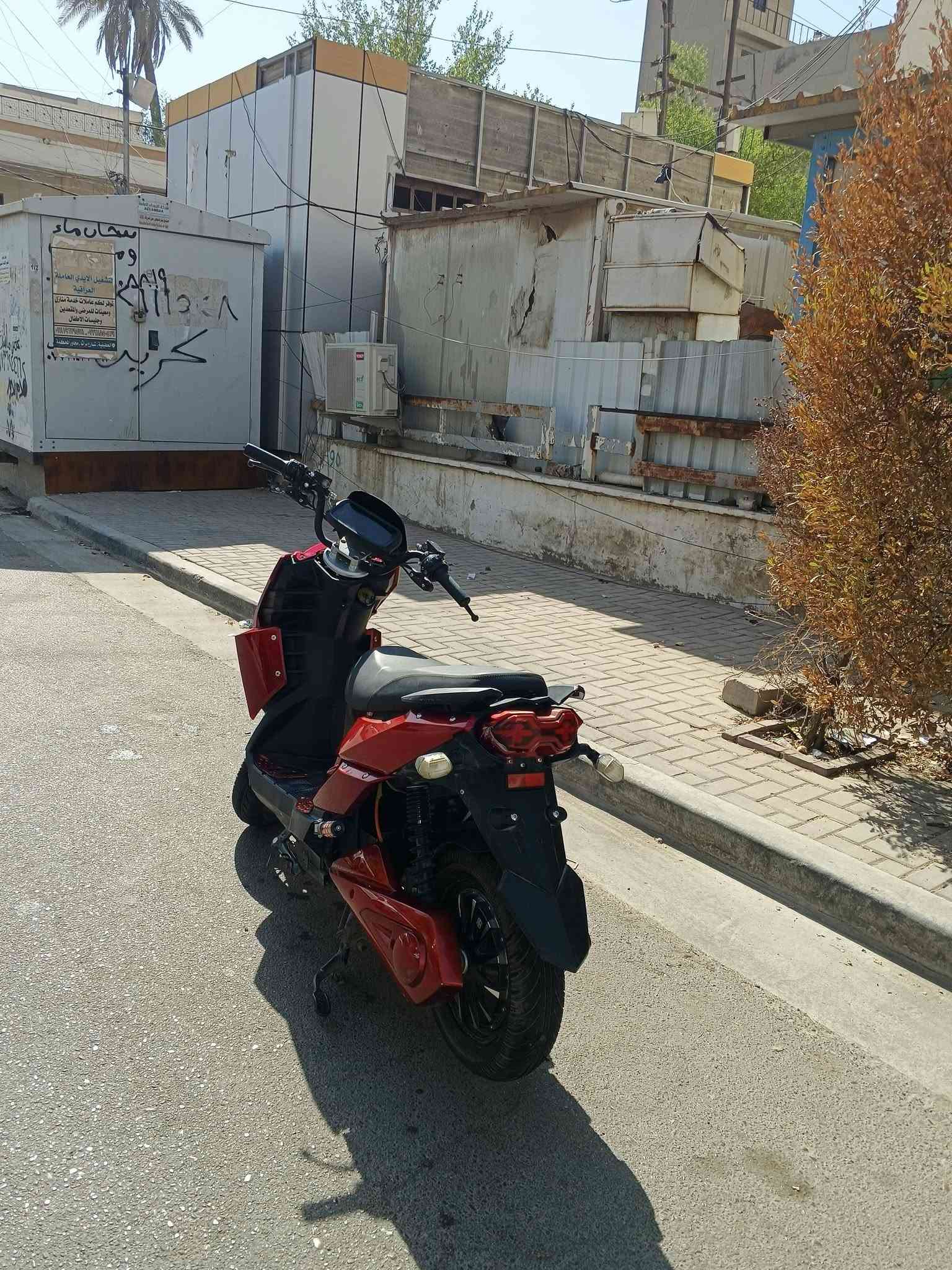 سلام عليكم دراجة شحن سكنس جبلي بطارية ليثيوم 72فولت40امبير تمشيك80كيلو بشحنة الوحدة السعر مليون ومية وبيه مجال العنوان بغداد العطيفية قرب جامع براثة
