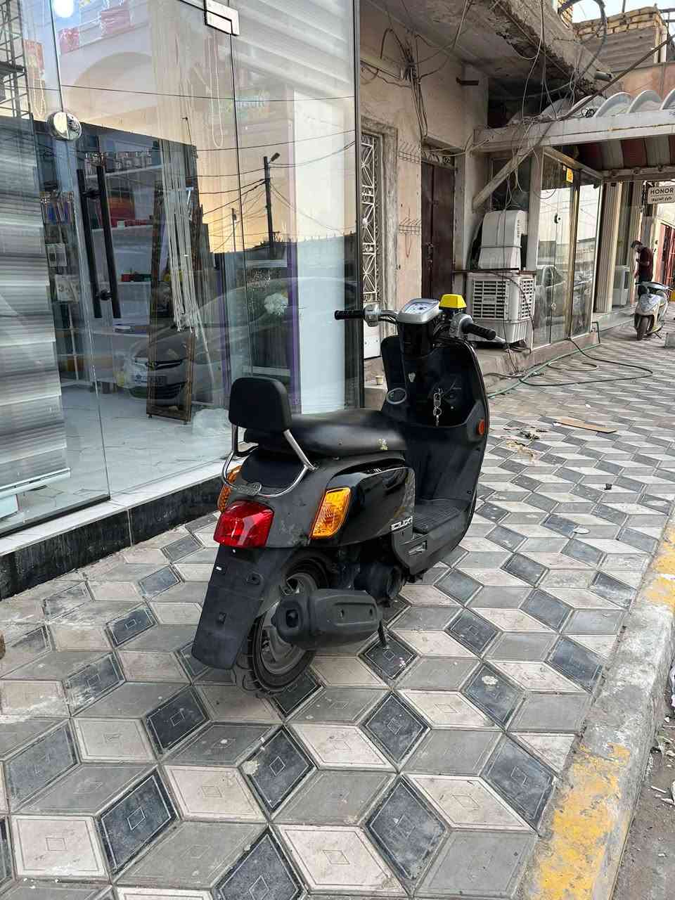 بوليس مسطرة • ٢٠١٢ • كفالة