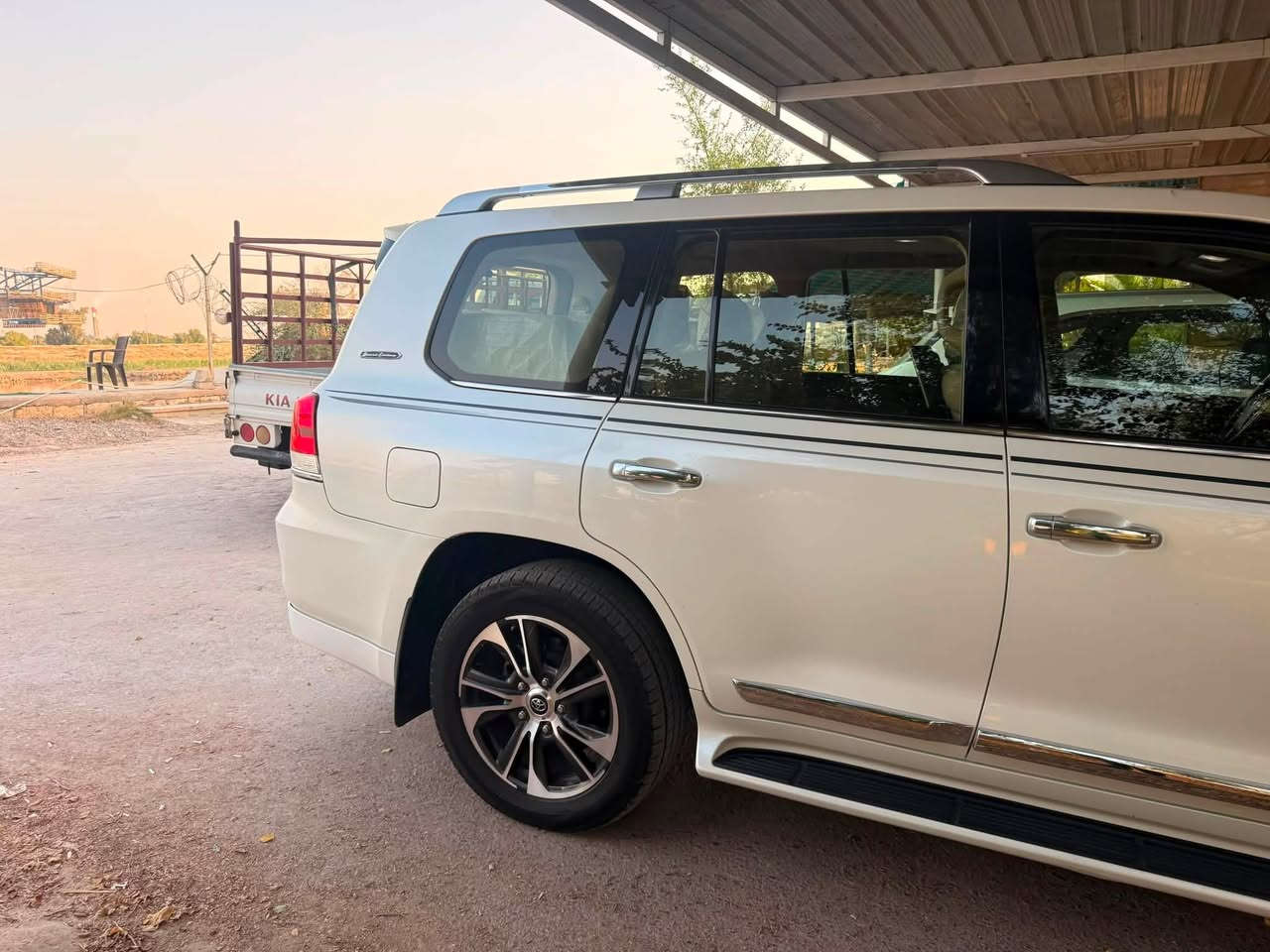 🔥 Toyota Land Cruiser GXR V6 2020 🔥
رقم : بغداد
🚙 الموديل: لاندكروزر GXR V6
📅 السنة: 2020
🔧 المحرك: V6 4.0 بنزين
⚙️ القير: أوتوماتيك 6 سرعات
🏁 الدفع: 4×4 دبل
👥 المقاعد: 8 ركاب
📍 الممشى: 72,059 كم

✨ المواصفات

* تشغيل بصمة Push Start
* مكيف أوتوماتيك أمامي وخلفي
* تحكم مستقل للمكيف الخلفي
* سنسرات أمامية وخلفية
* كاميرا خلفية
* شاشة وسطية
* تحكم بالمقود
* مقاعد جلد بيج
* صف ثالث كامل
* تبريد/تهوية للصفوف الخلفية
* مرايات كهربائية
* دعاسات جانبية
* Roof Rails
* جنوط ألمنيوم
* أنوار ضباب
* نظام 4×4 دبل
* مثبت سرعة
* تحكم كهربائي بالنوافذ
🤍 اللون الخارجي: أبيض
🤎 الداخلية: بيج

📍 المكان: بغداد — اليرموك

***********
